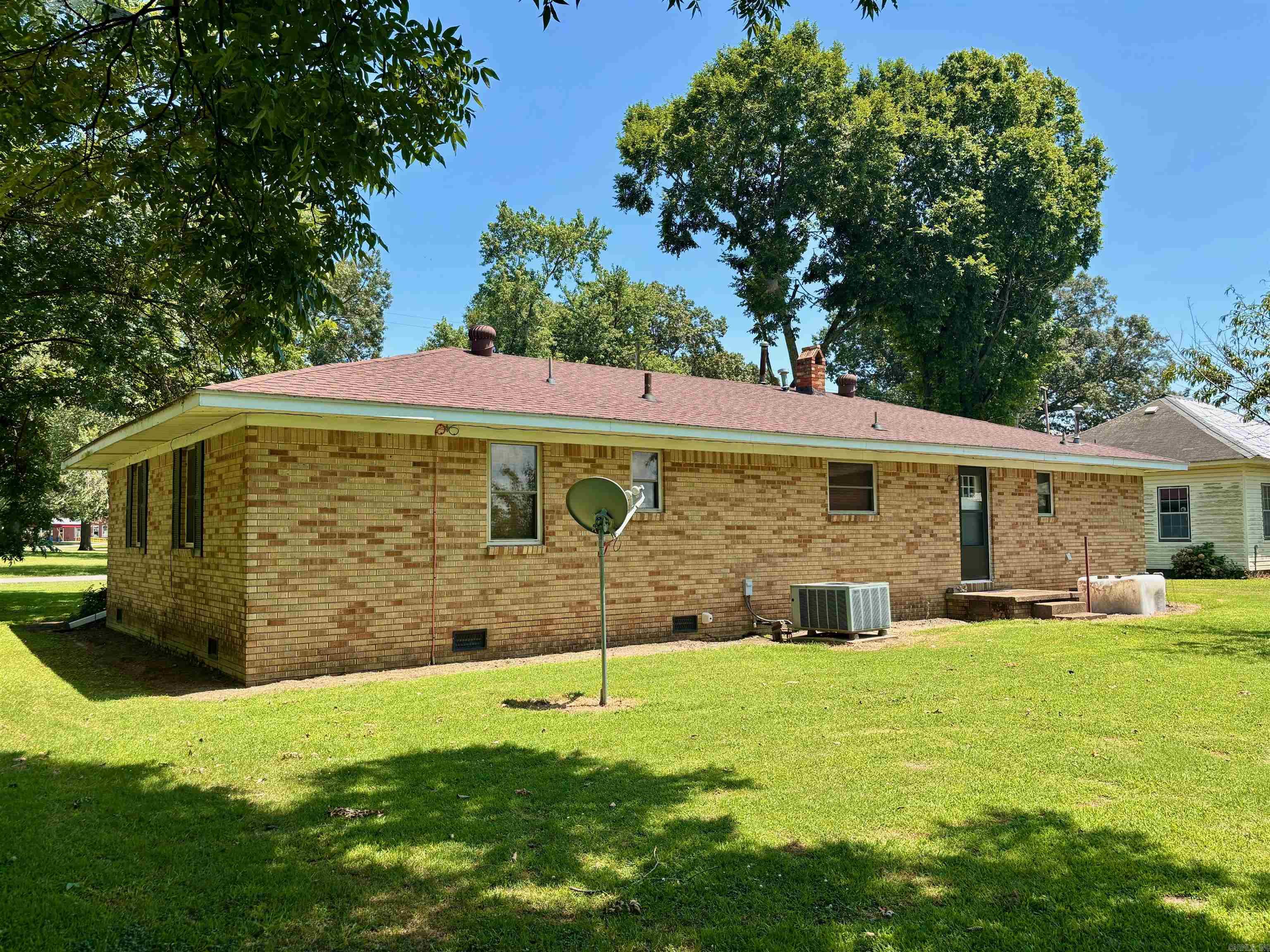 202 S Free St Property Photo 4