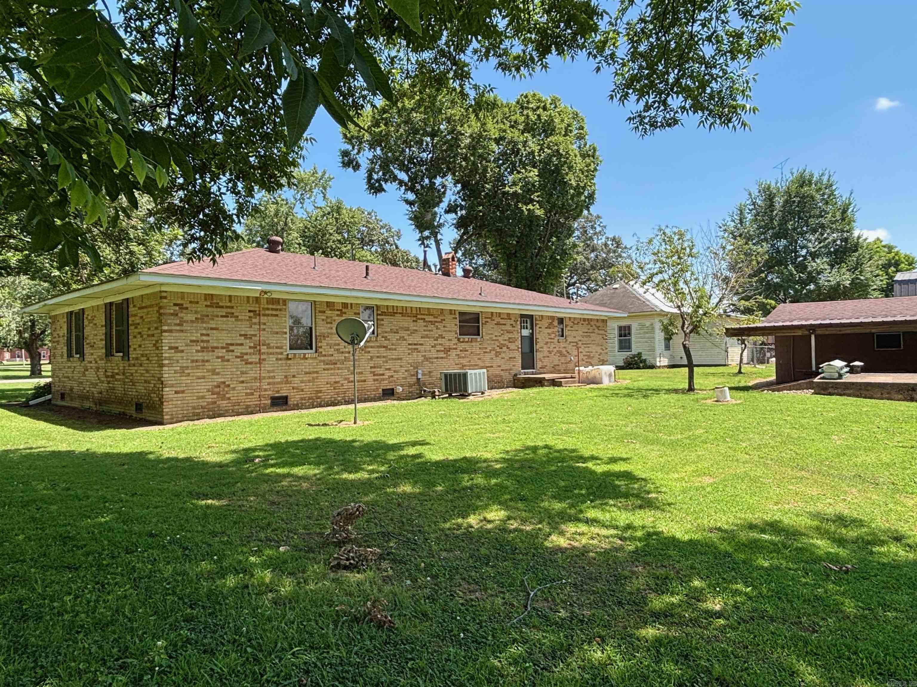 202 S Free St Property Photo 5
