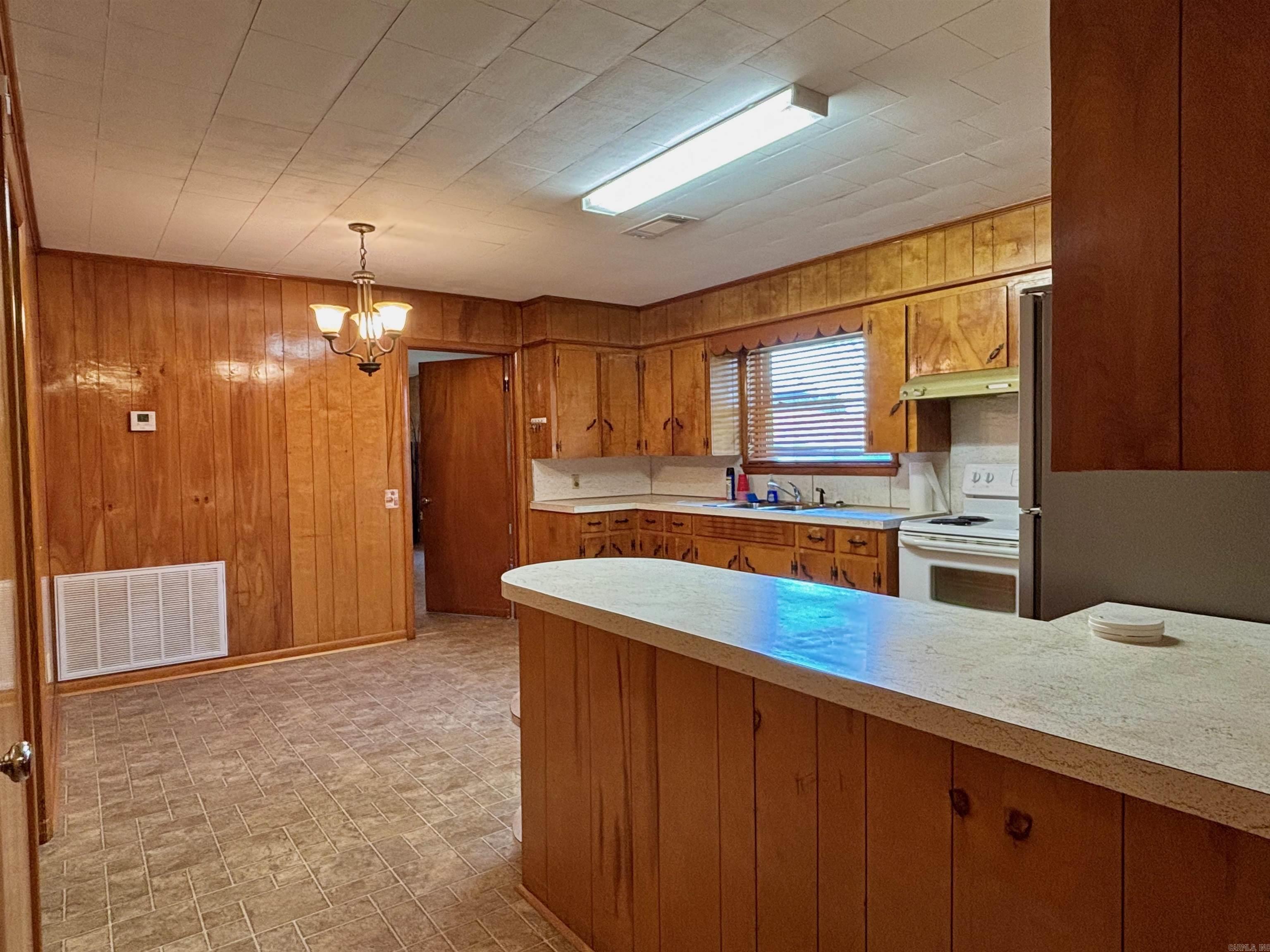 202 S Free St Property Photo 10