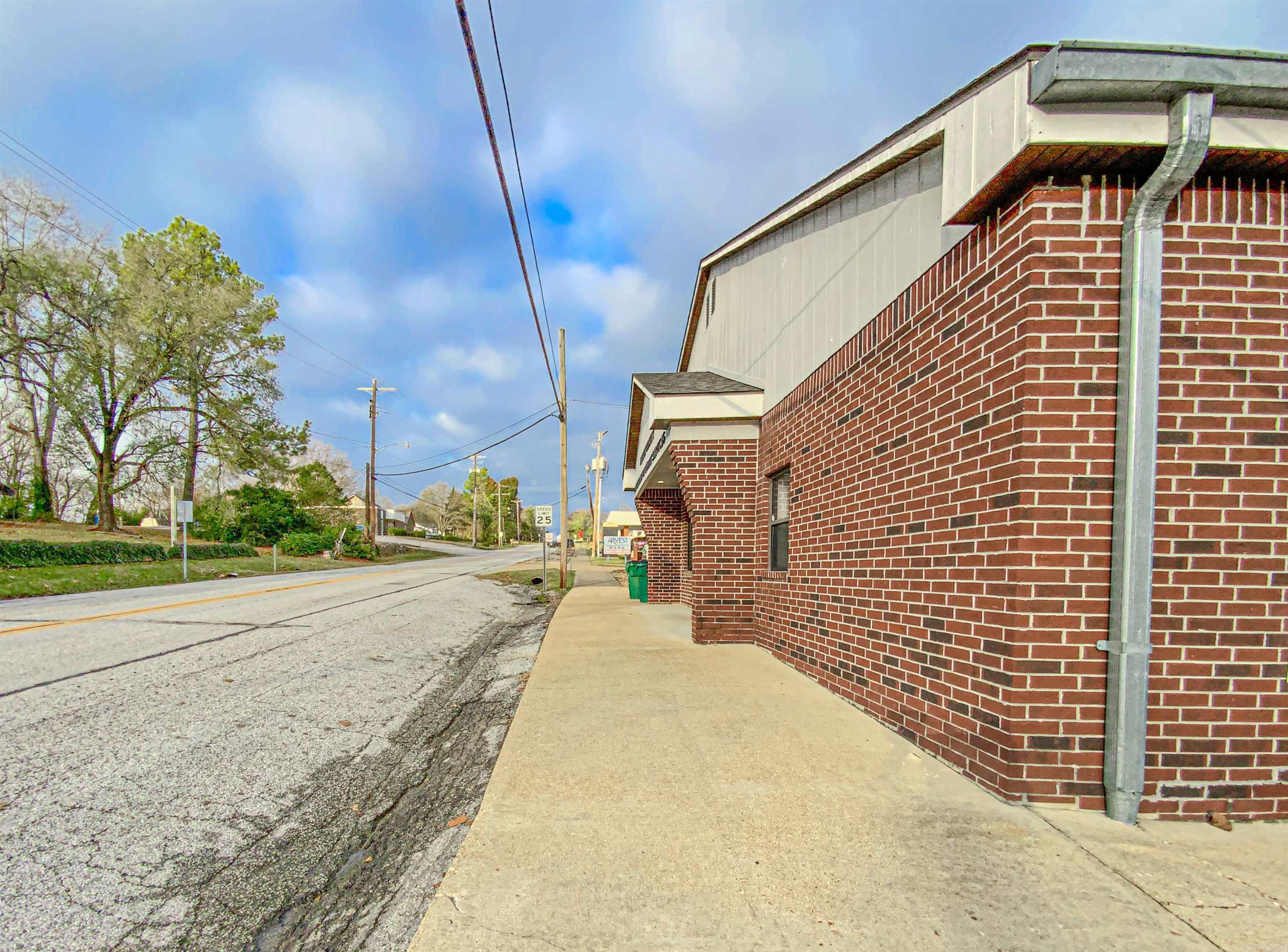 114 E Old Main Street Property Photo 4