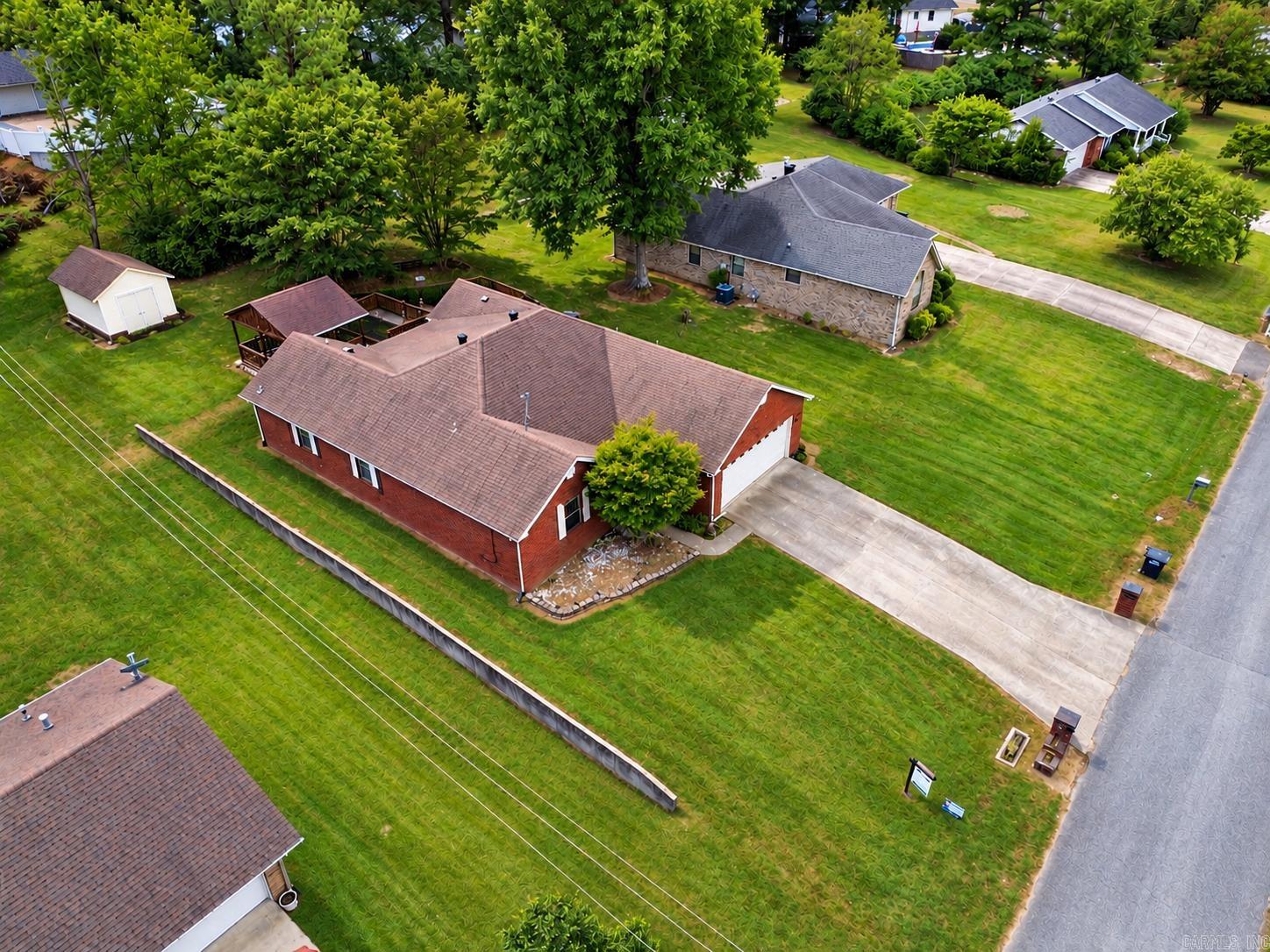 980 Dogwood Drive Property Photo 2