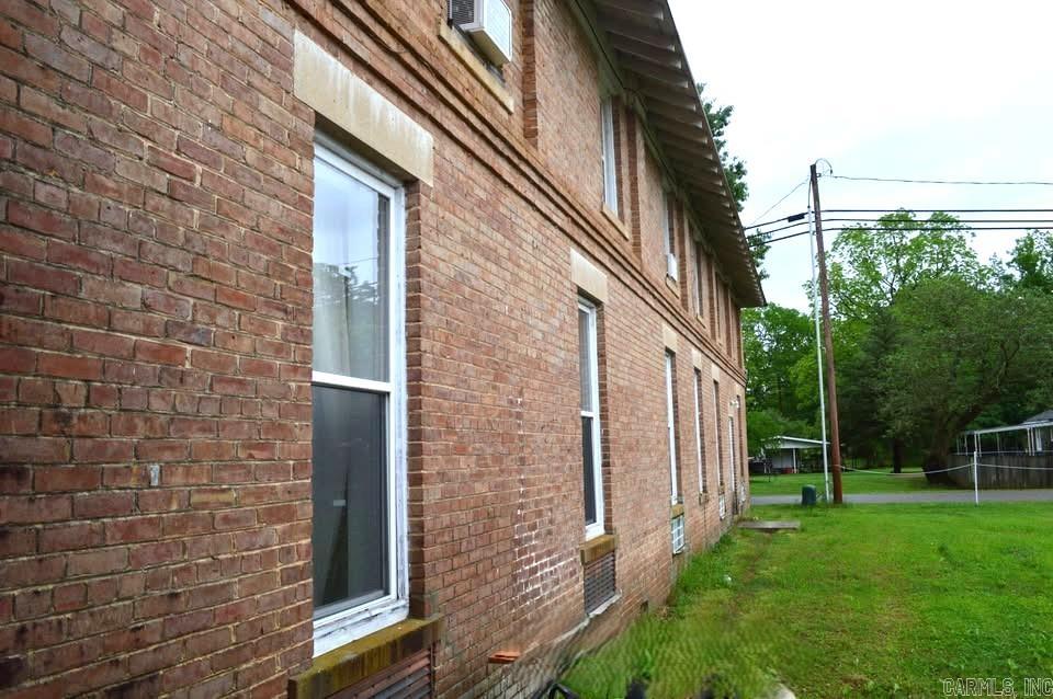 69 Courthouse Square Street Property Photo 4