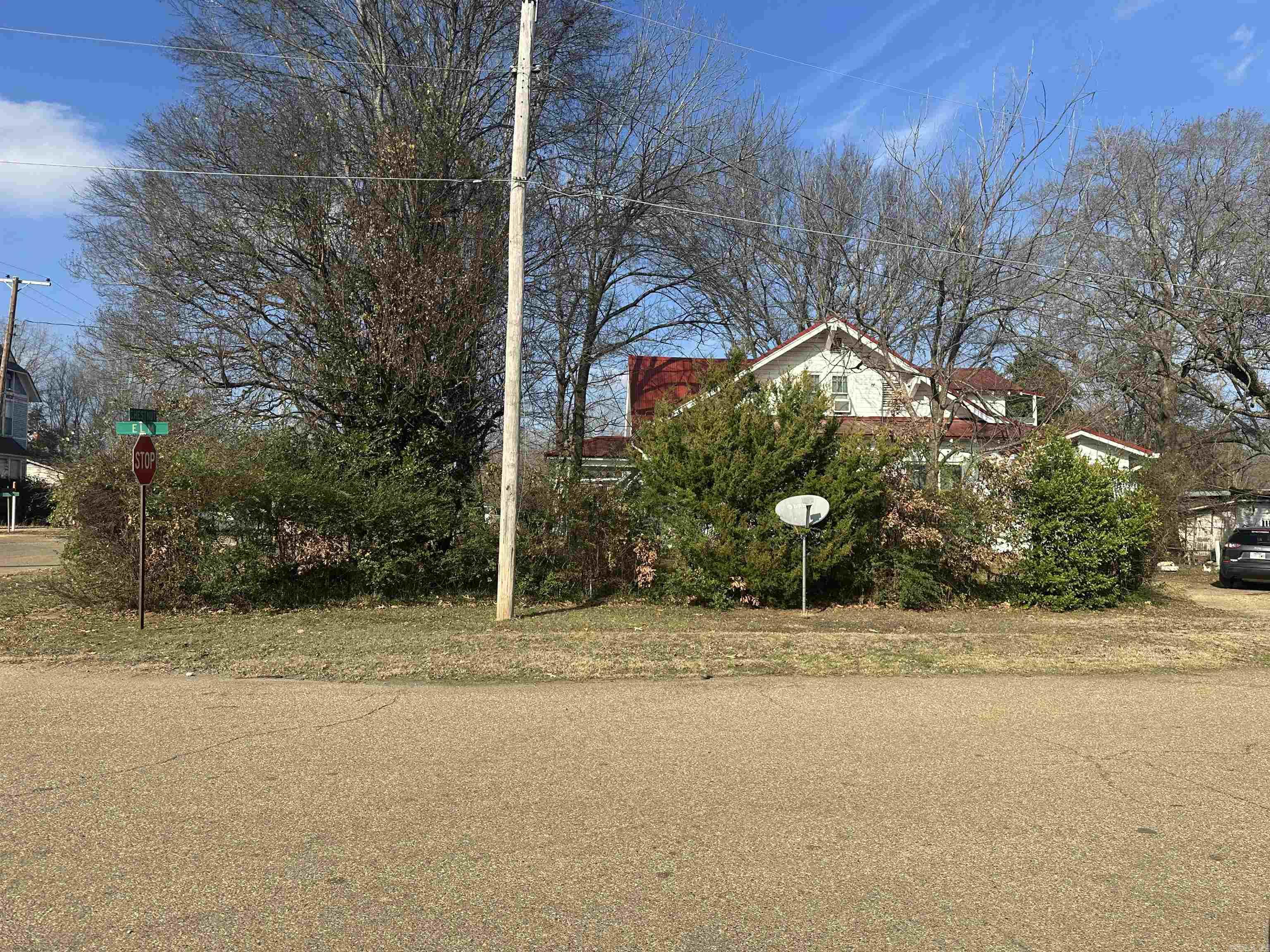 301 Chestnut Property Photo 2