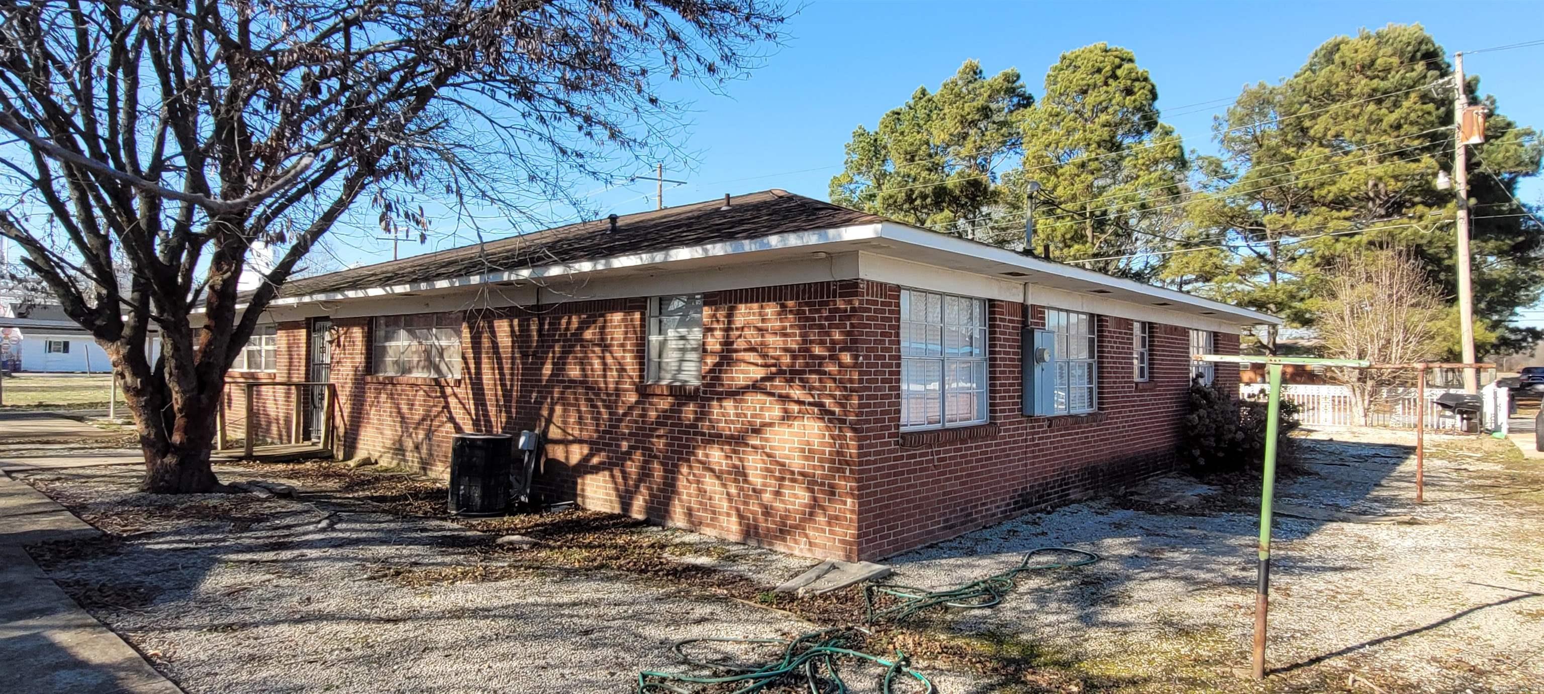 305 Pine Street Property Photo 2