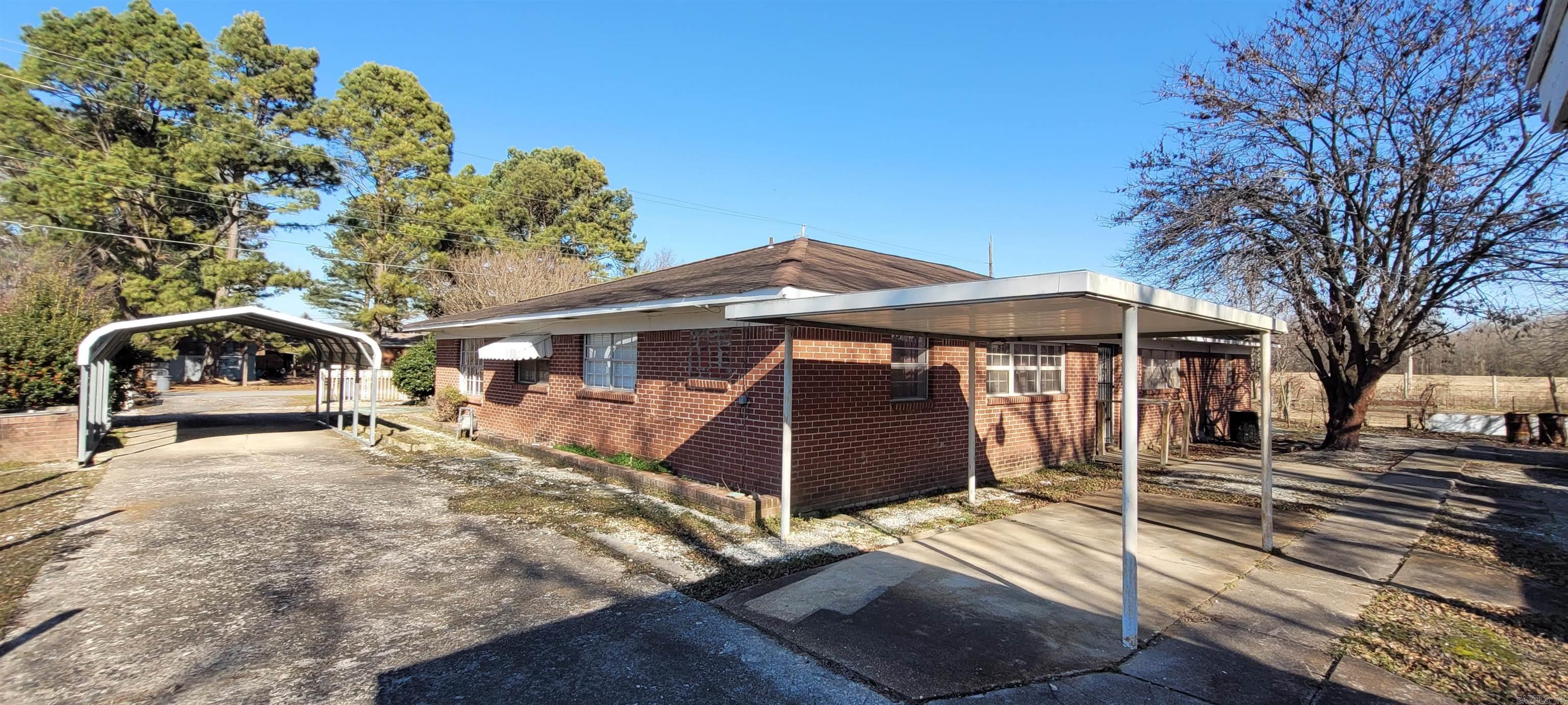 305 Pine Street Property Photo 3