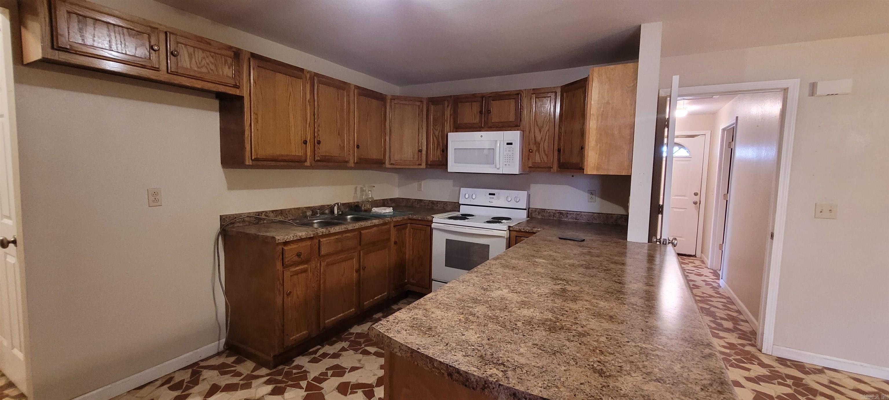 305 Pine Street Property Photo 5