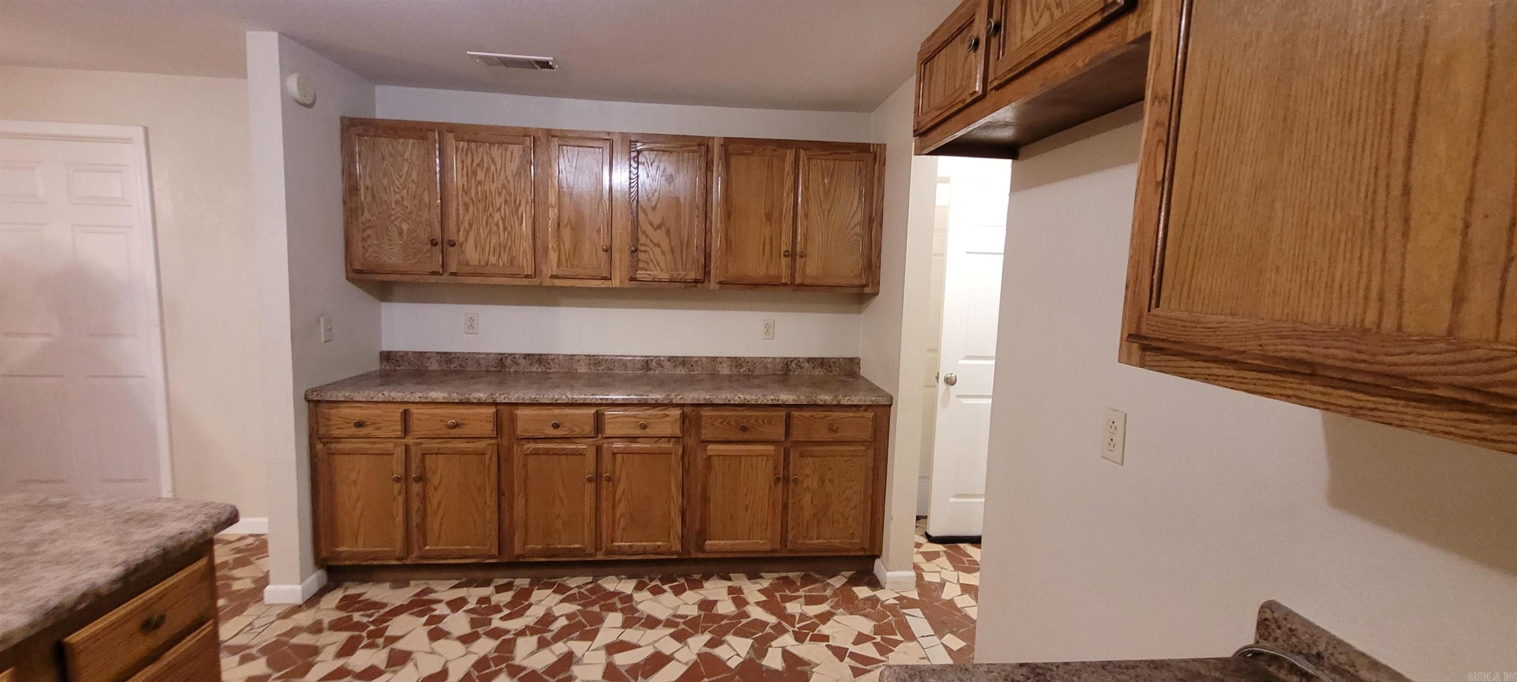 305 Pine Street Property Photo 7