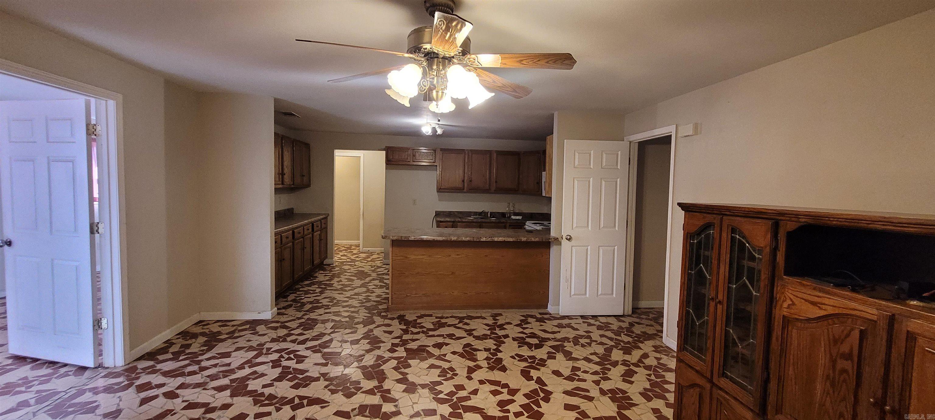 305 Pine Street Property Photo 8
