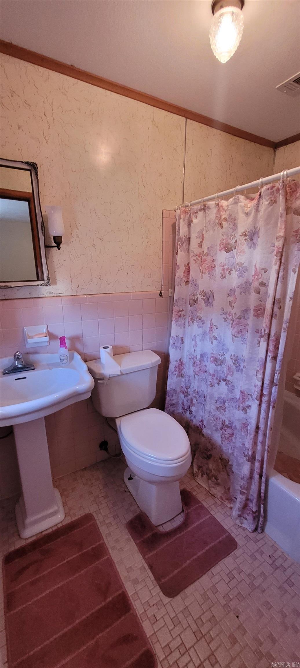 305 Pine Street Property Photo 14
