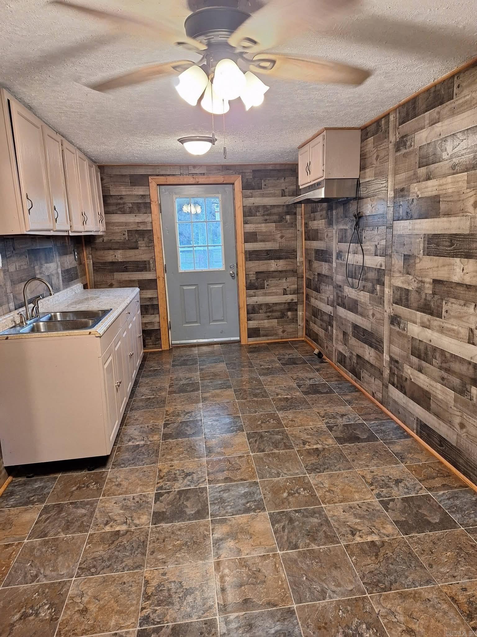 508 E 5th Street Property Photo 5