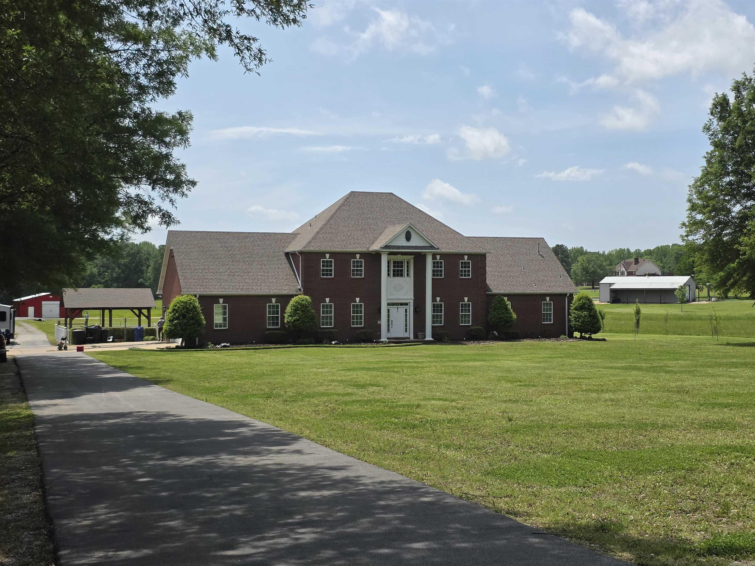 4405 Peachtree Avenue Property Photo 6