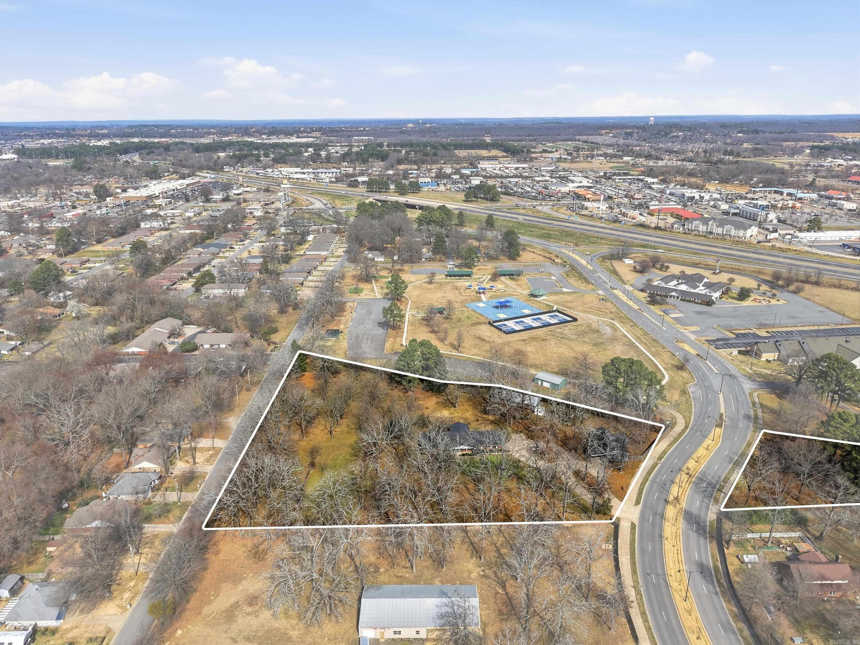 525 Central Landing Blvd Property Photo 3