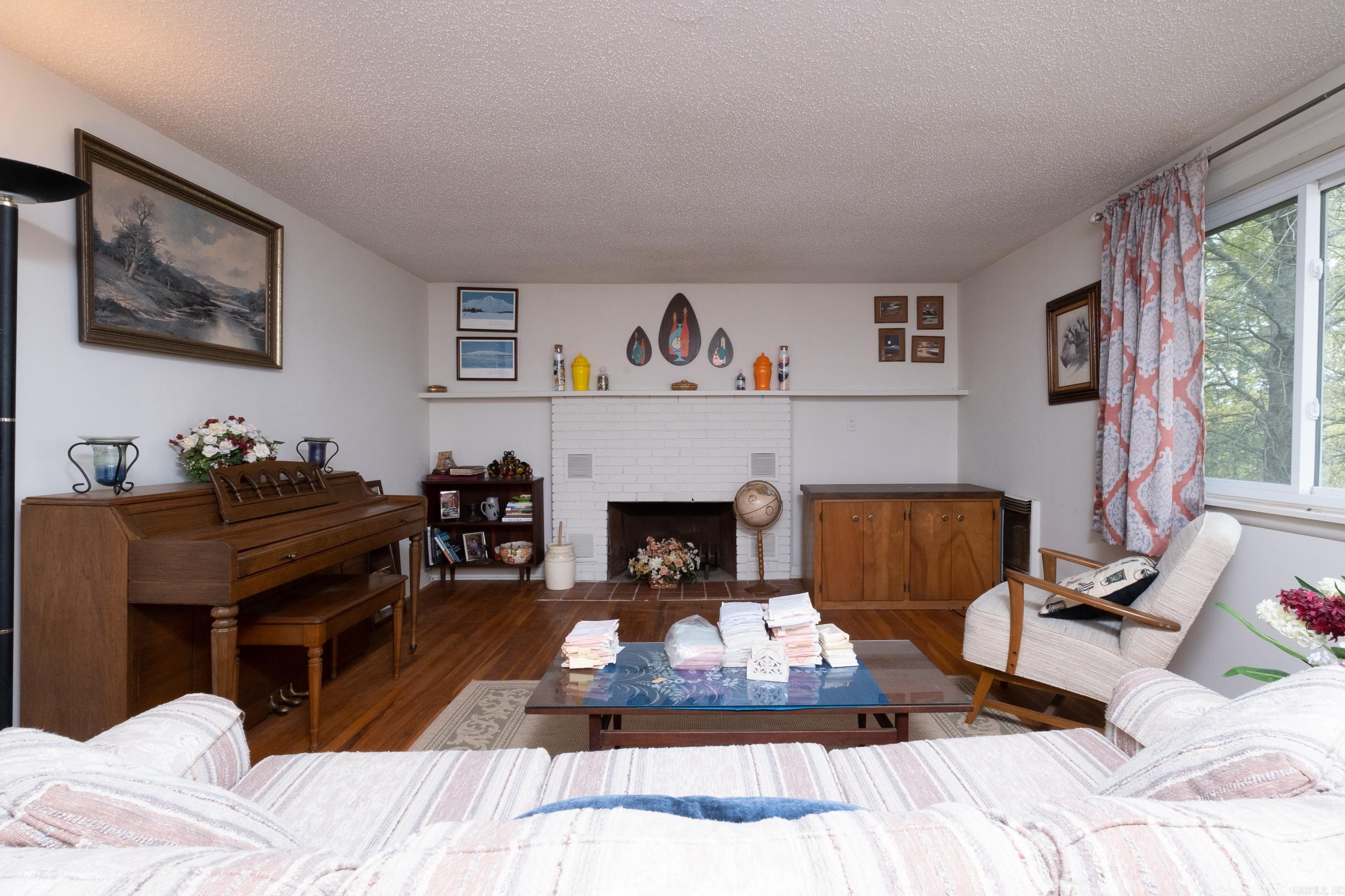 23201 Barry Lane Property Photo 18