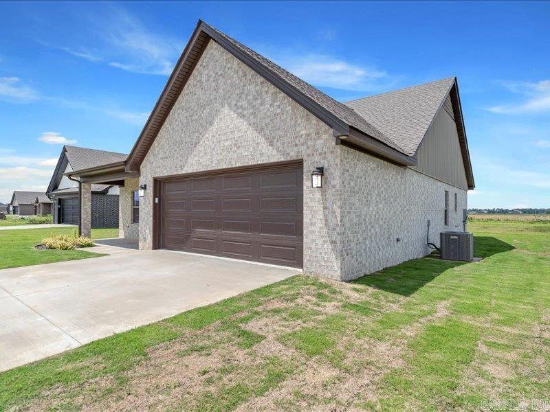 189 Pintail Pointe Property Photo 3