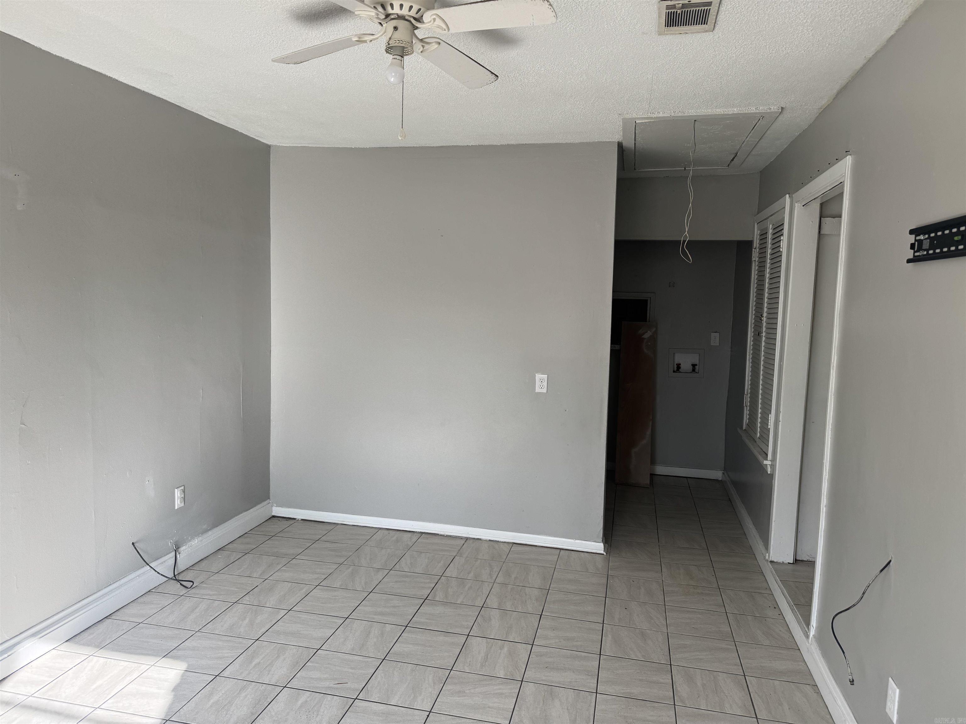 105 W 37th Property Photo 2
