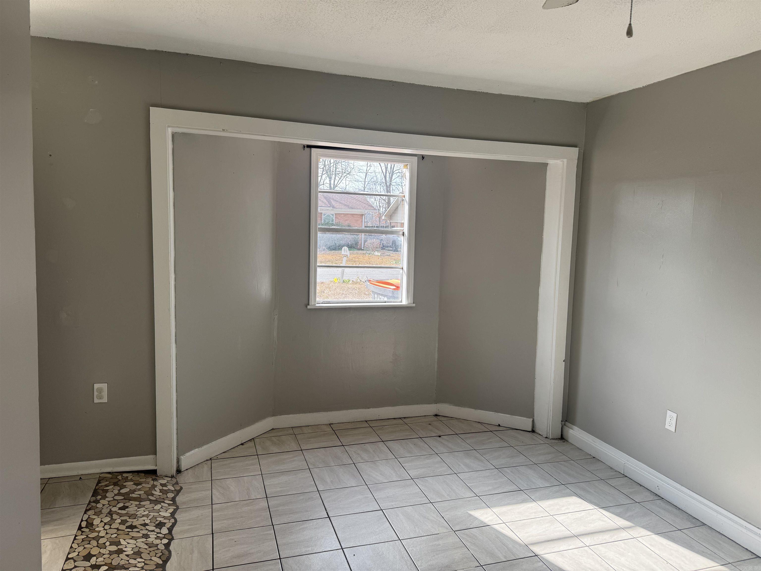 105 W 37th Property Photo 3