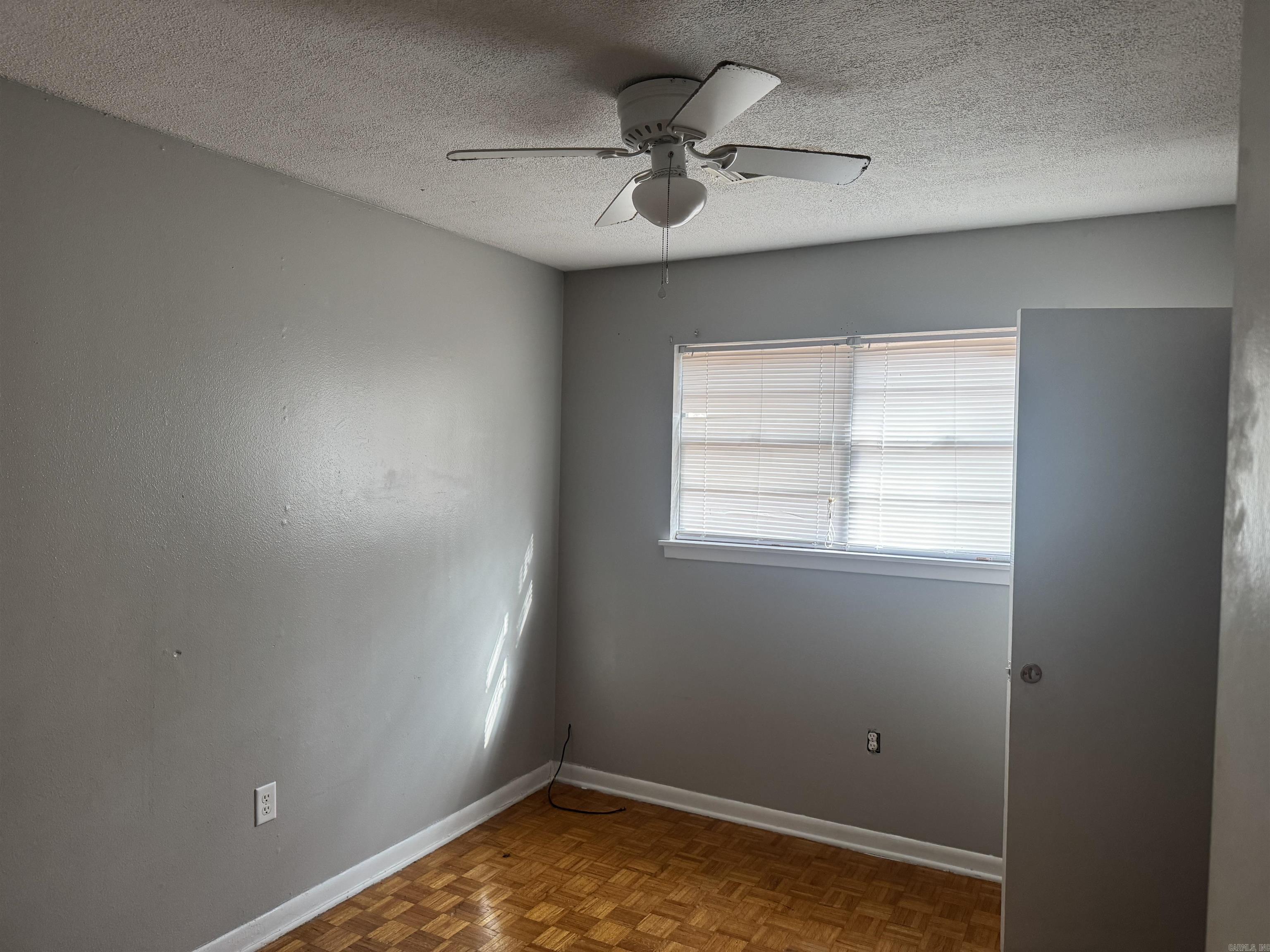 105 W 37th Property Photo 12