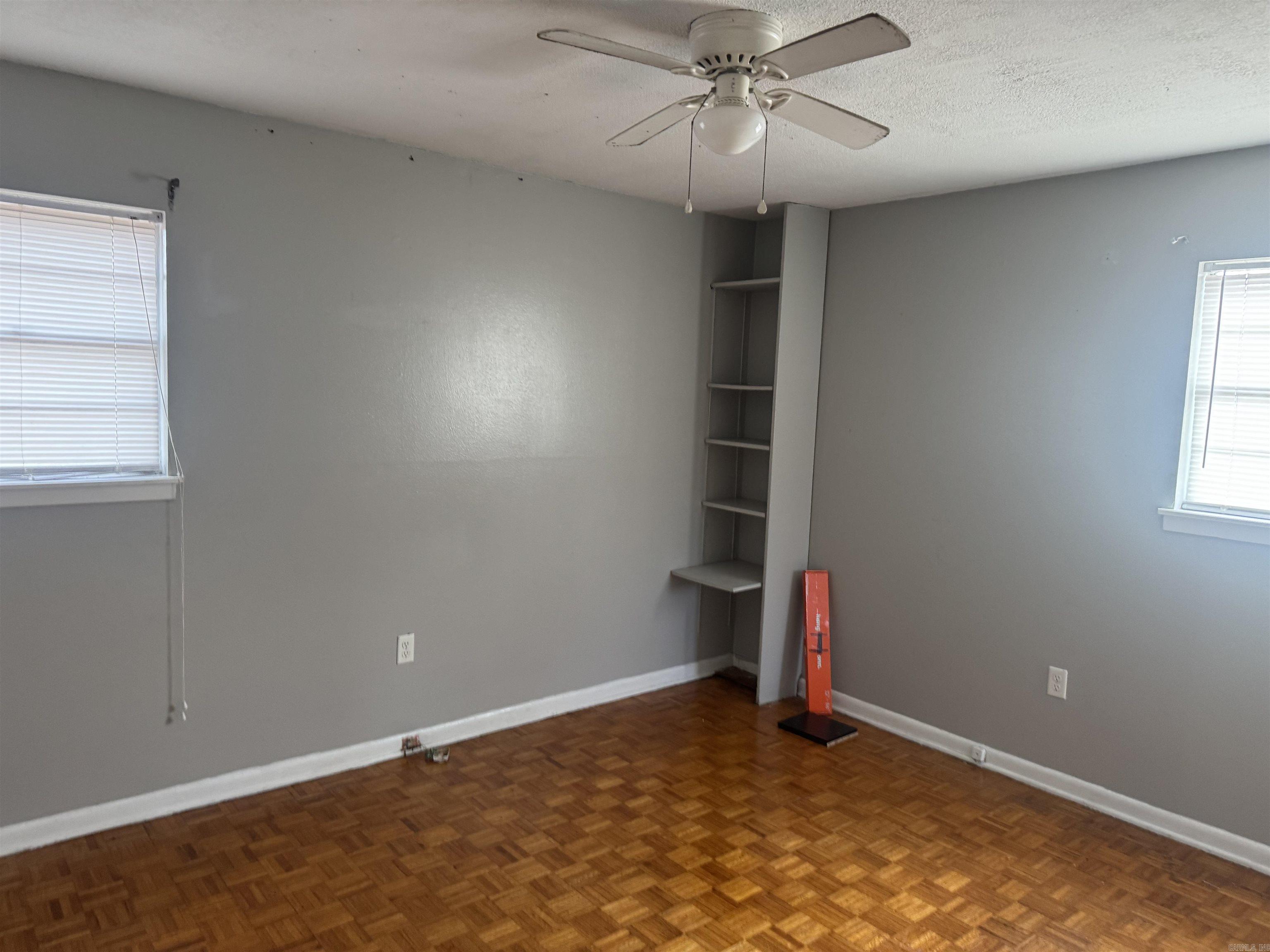 105 W 37th Property Photo 15