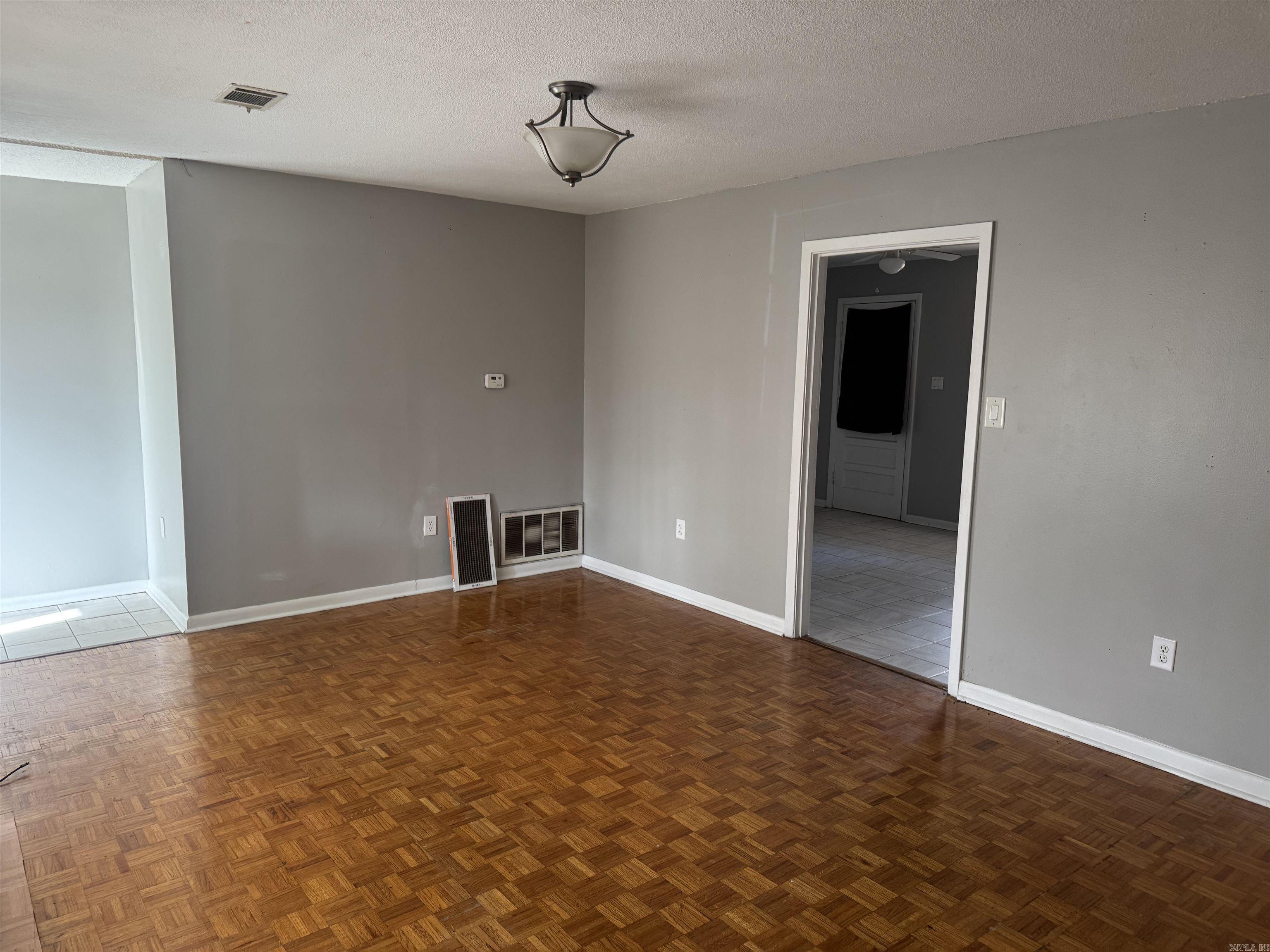 105 W 37th Property Photo 17