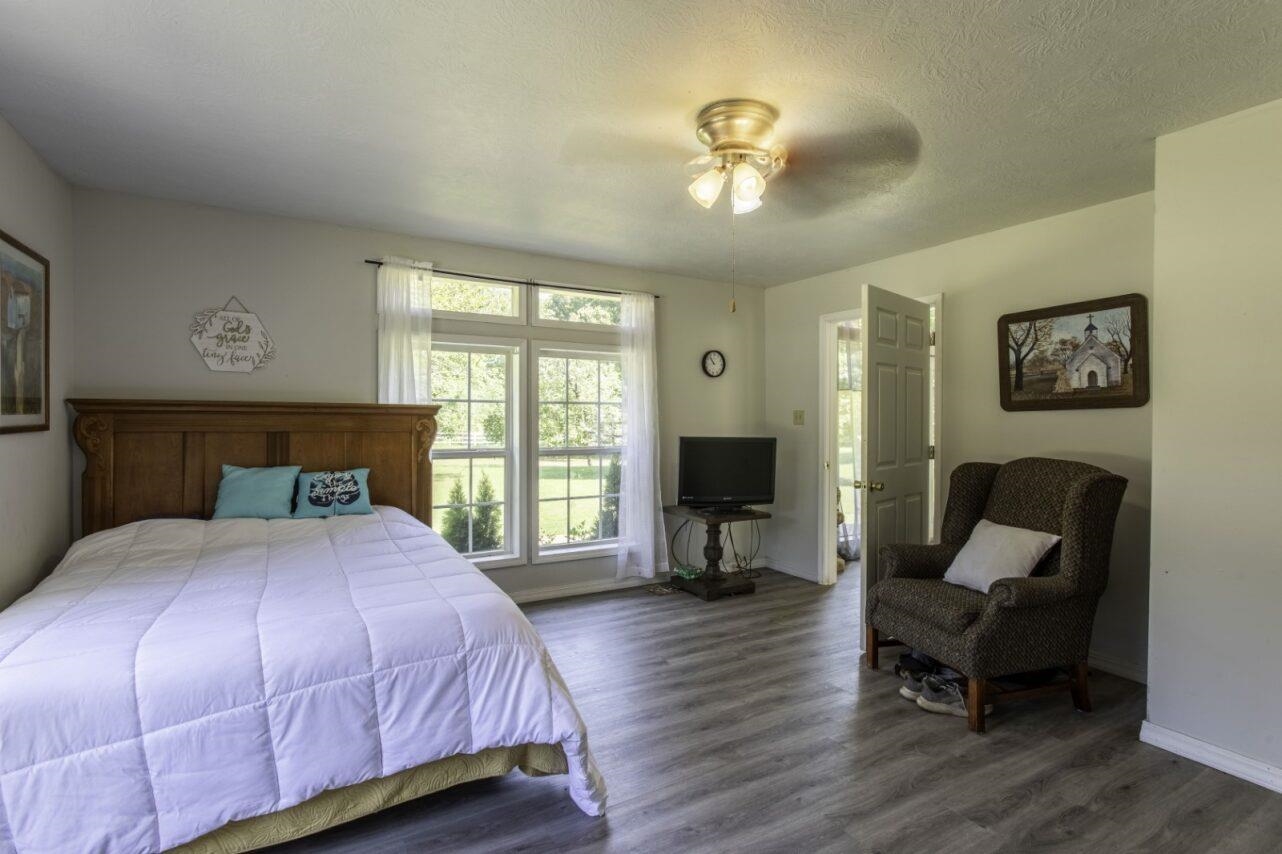 218 River Road Property Photo 8