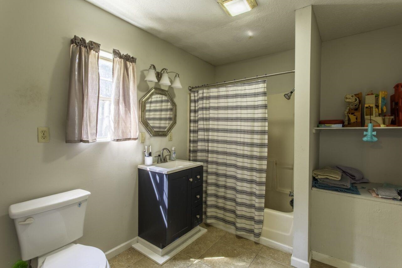 218 River Road Property Photo 11