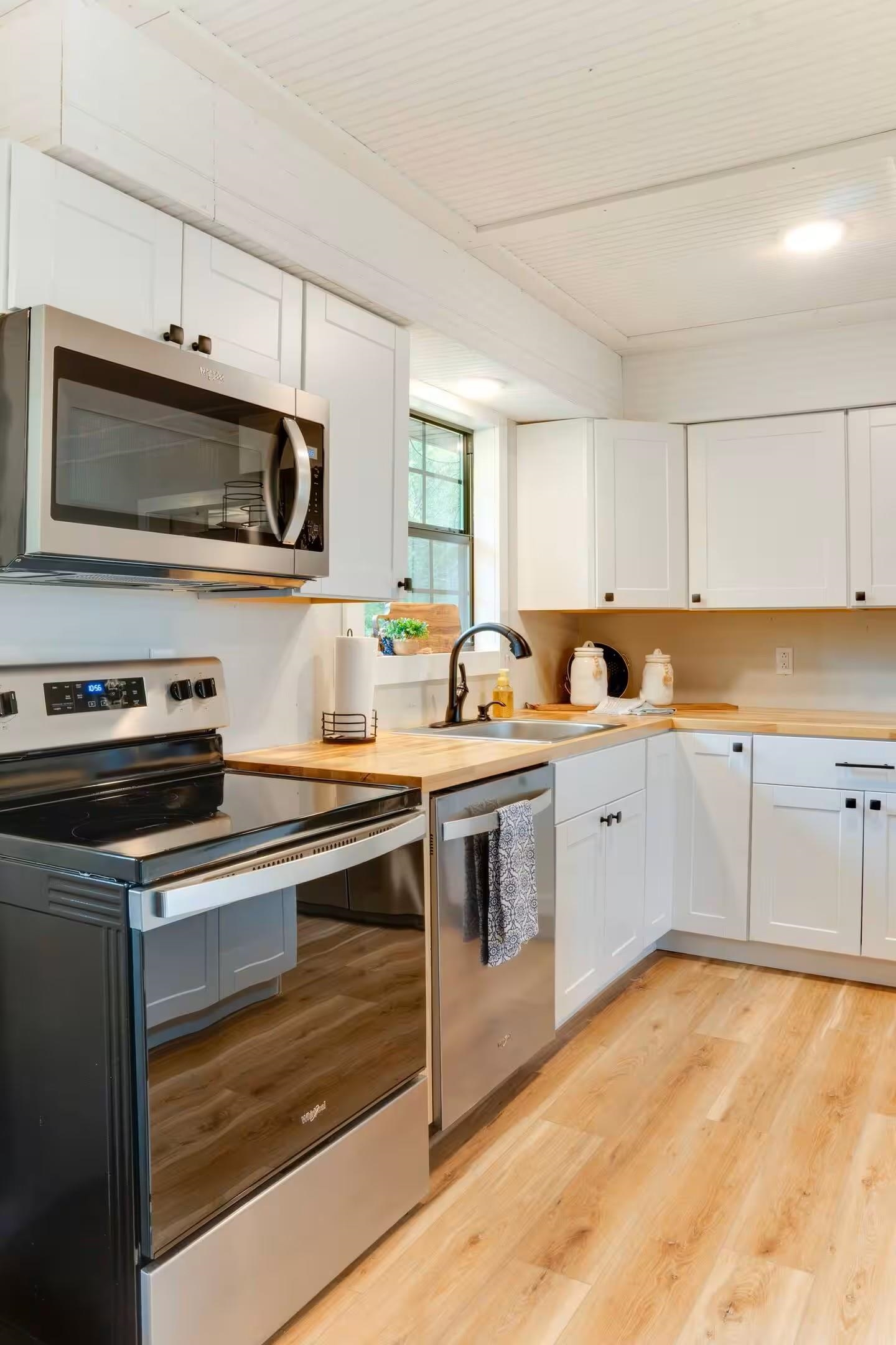 35 Riverbend Rd Property Photo 14