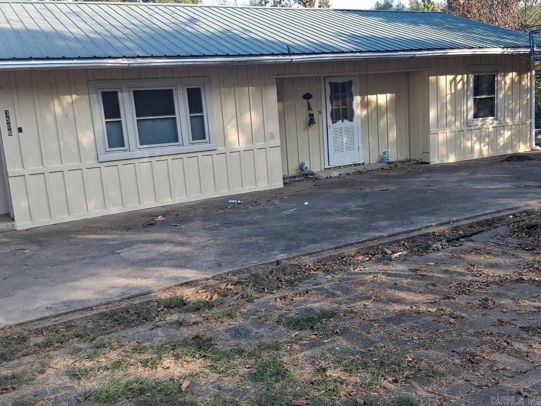3506 S 67 Highway Property Photo 1