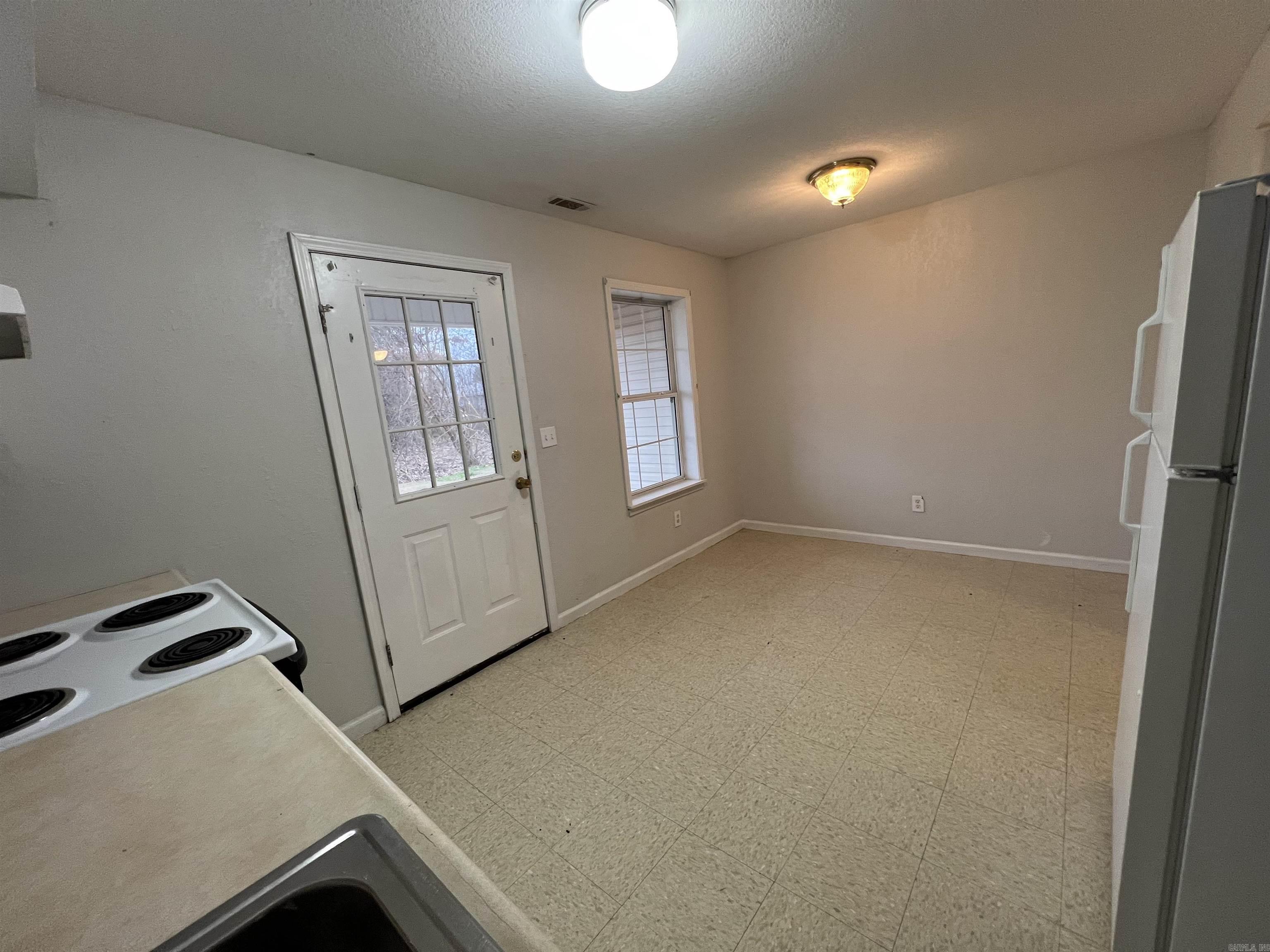 927-929 E Margret Property Photo 20