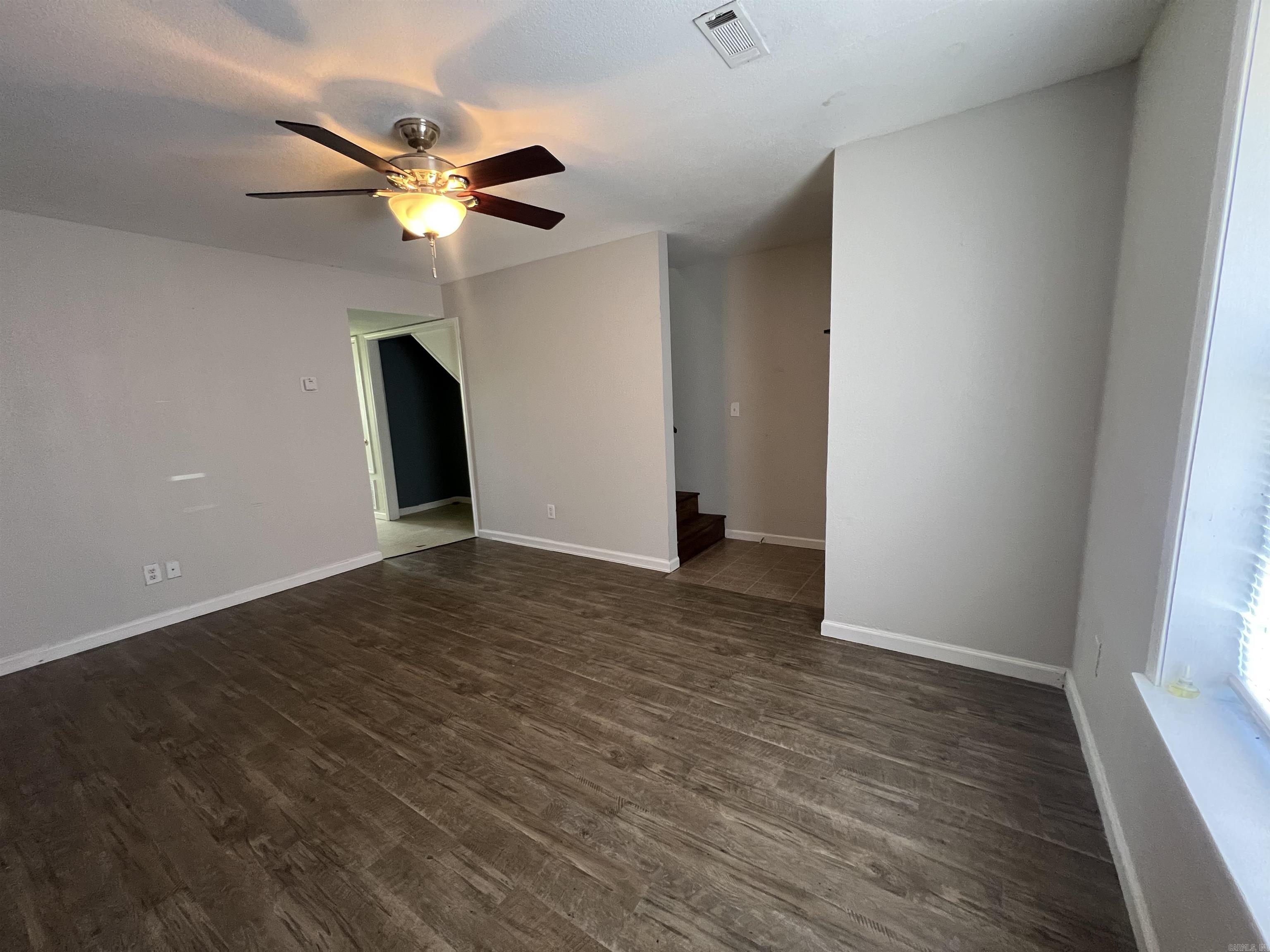 927-929 E Margret Property Photo 21