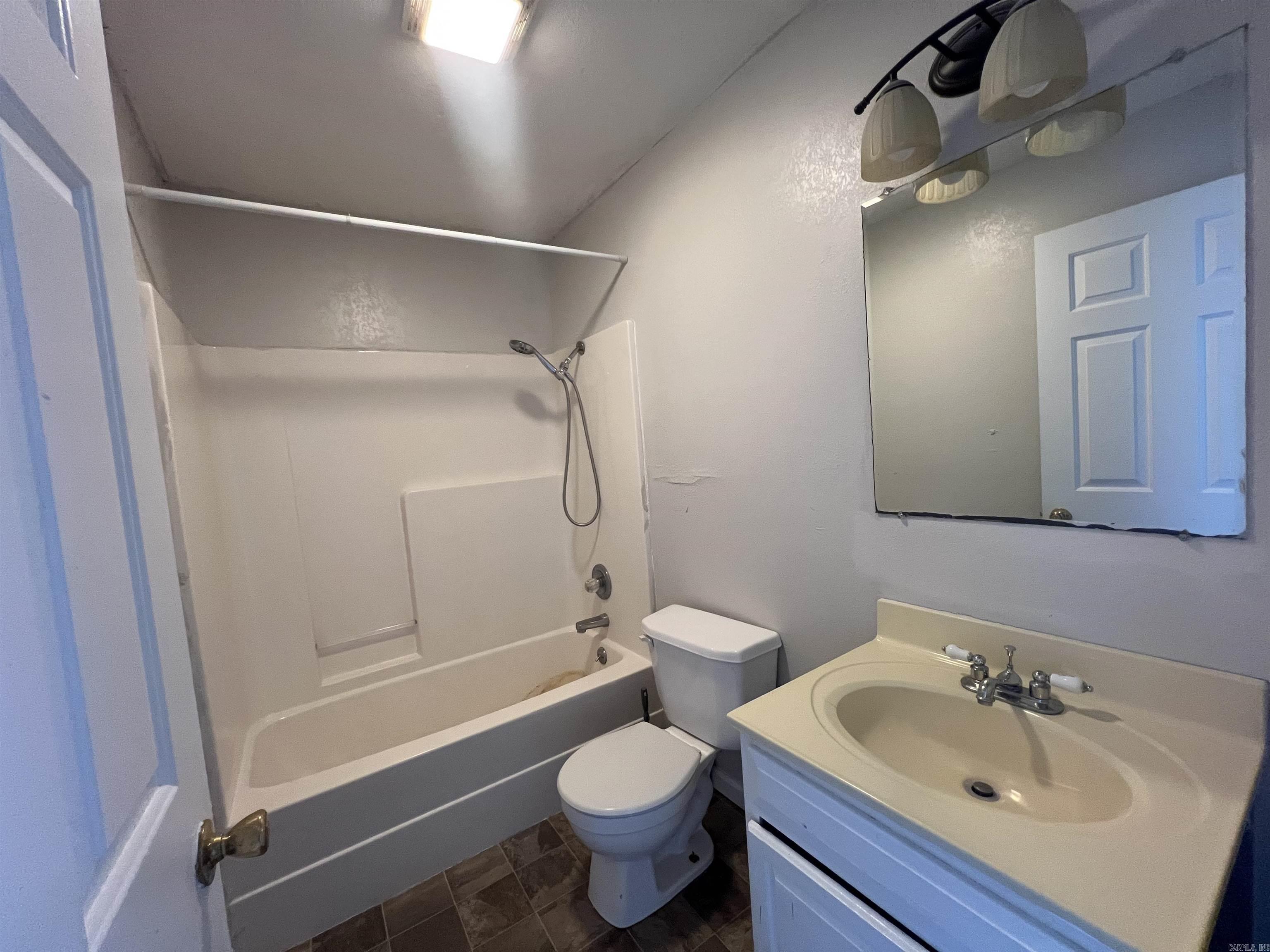 927-929 E Margret Property Photo 40