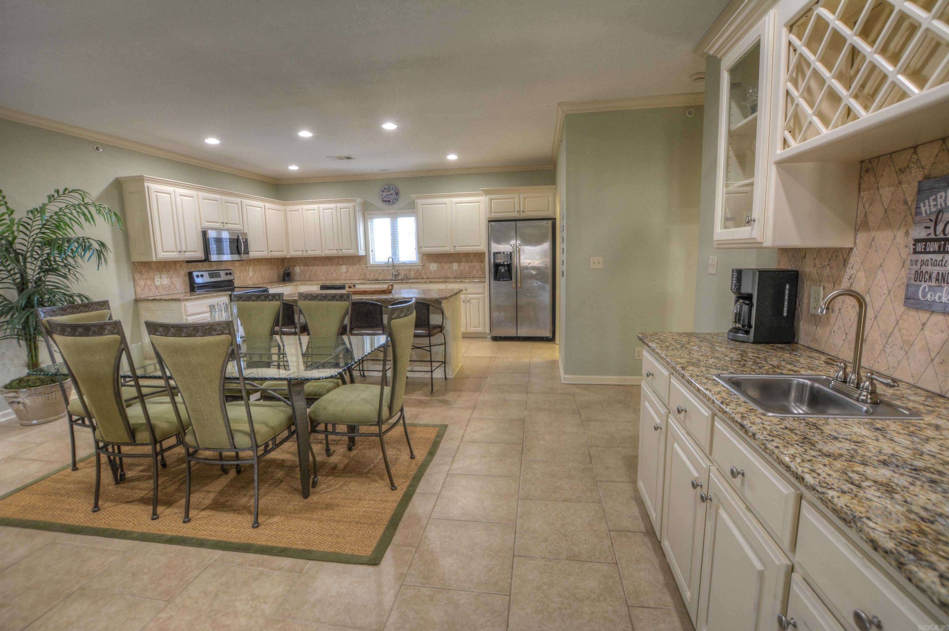 156 Villa Point B Property Photo 8