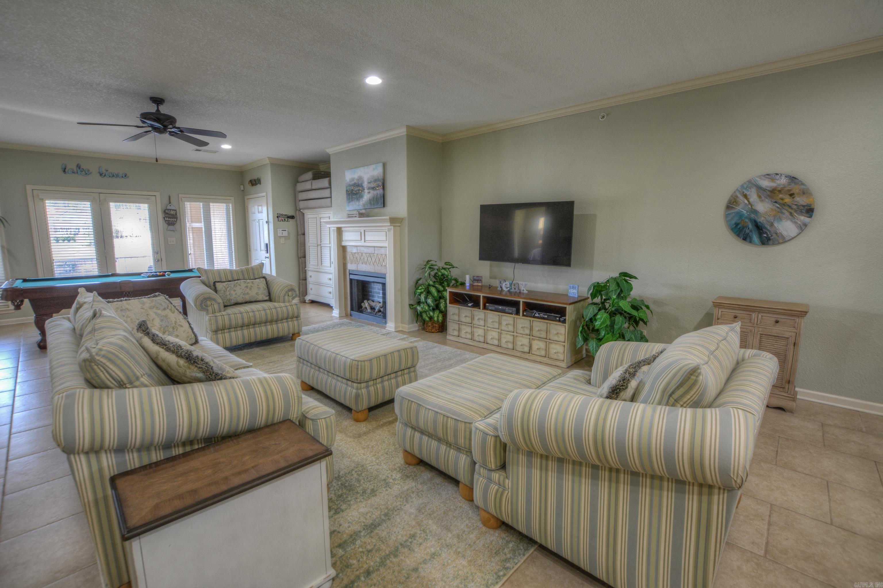 156 Villa Point B Property Photo 9
