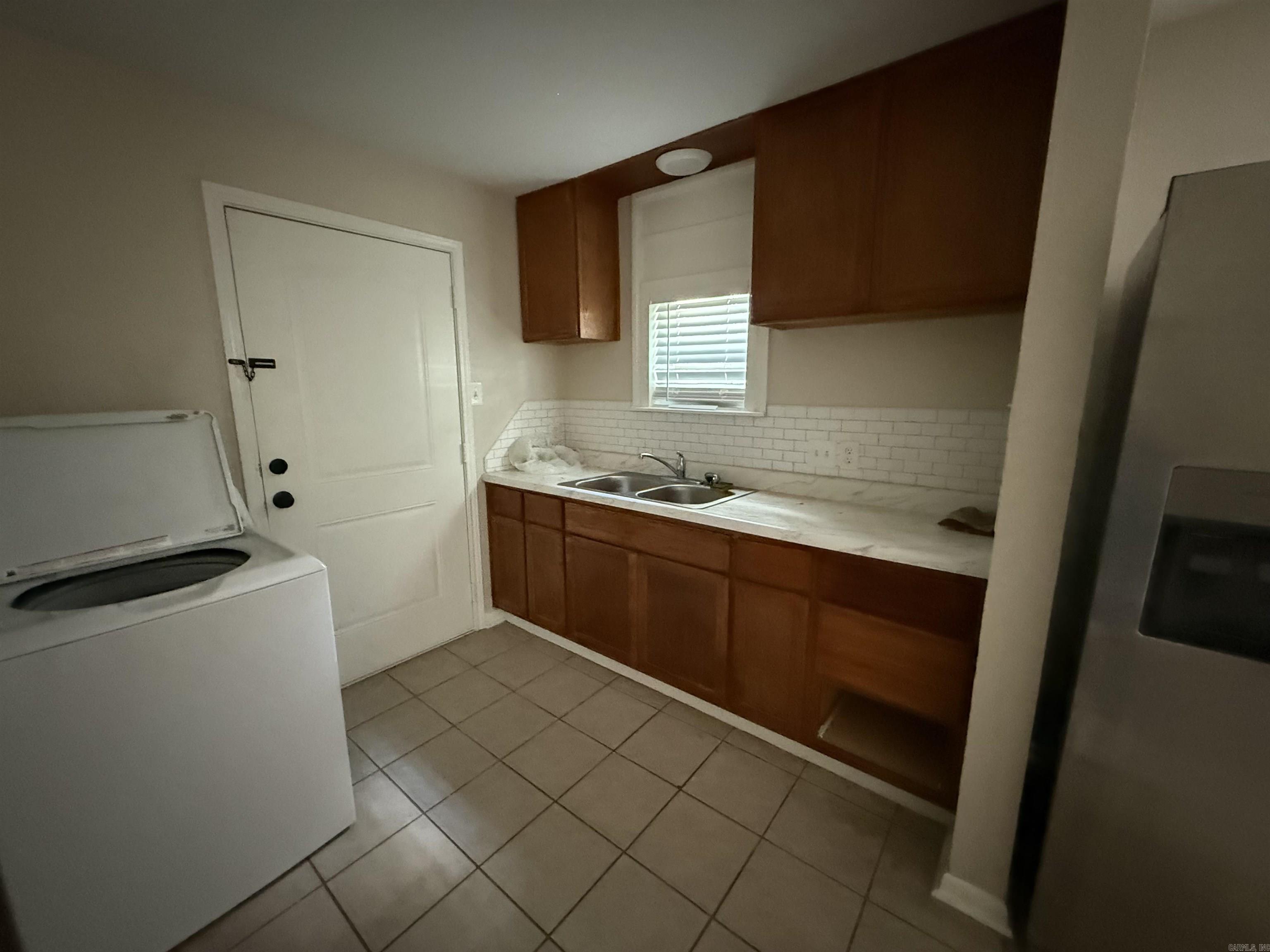2501 S Pine Street Property Photo 13