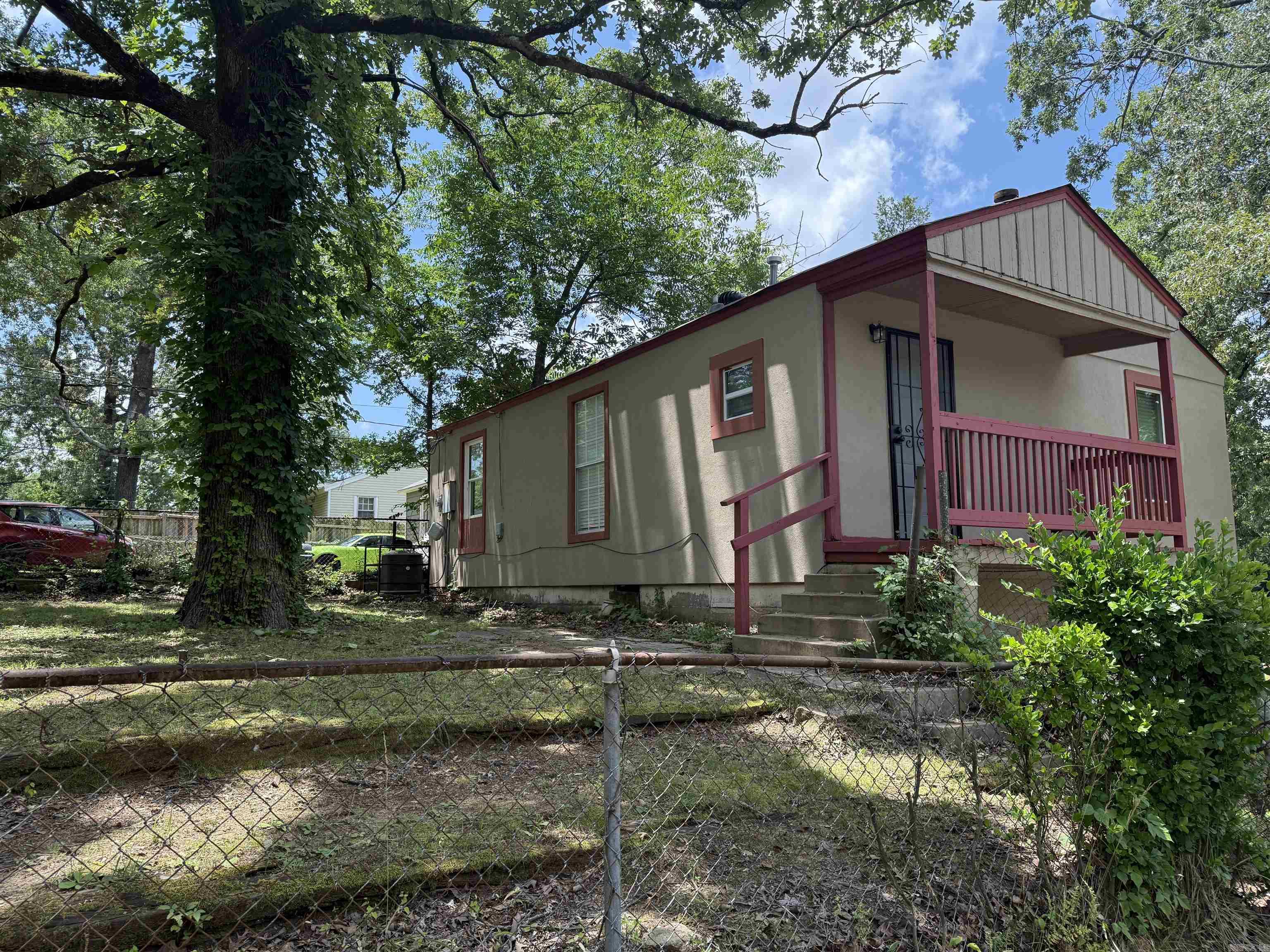 2501 S Pine Street Property Photo 15