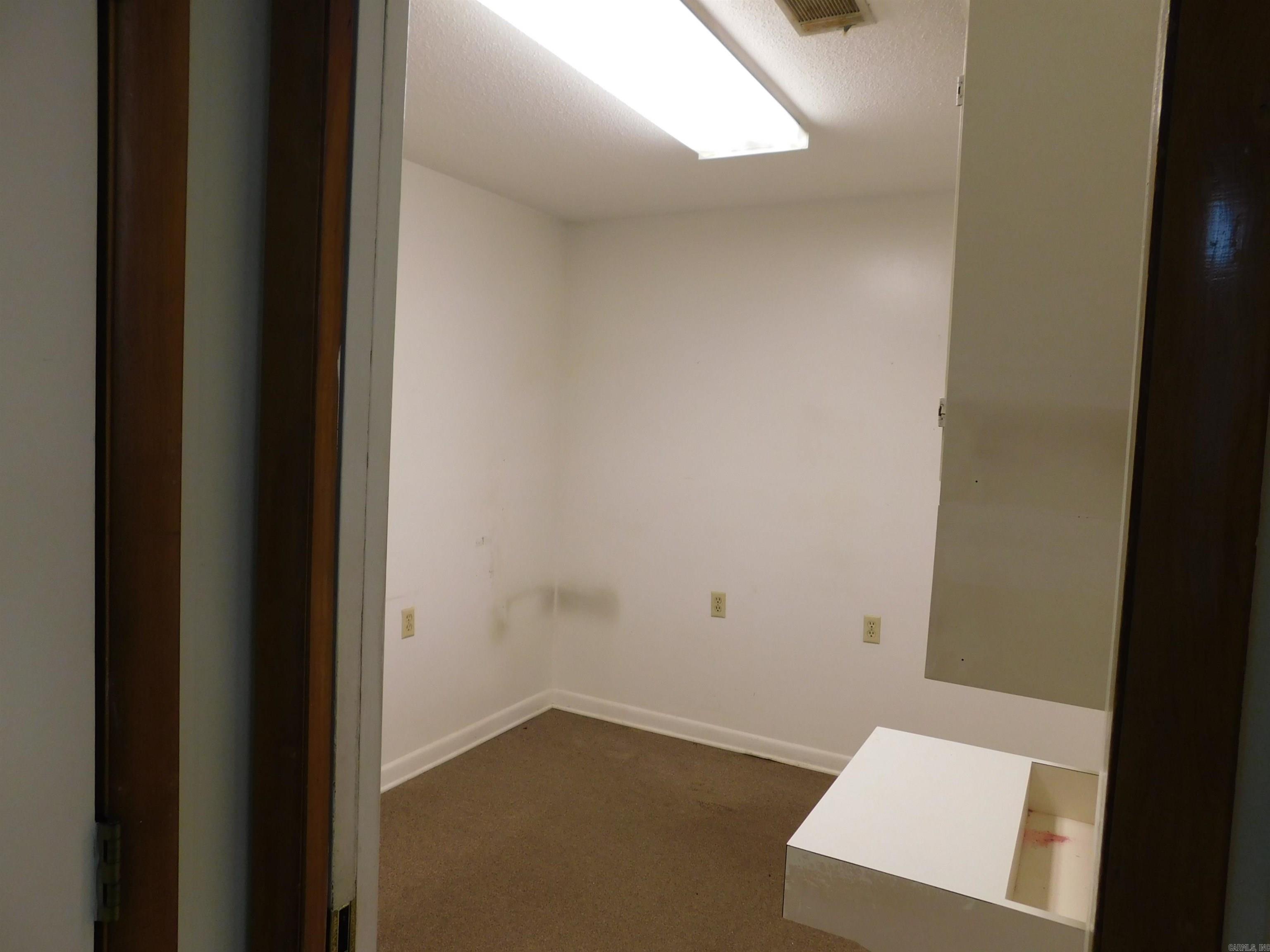 406 W 26th Street Property Photo 12