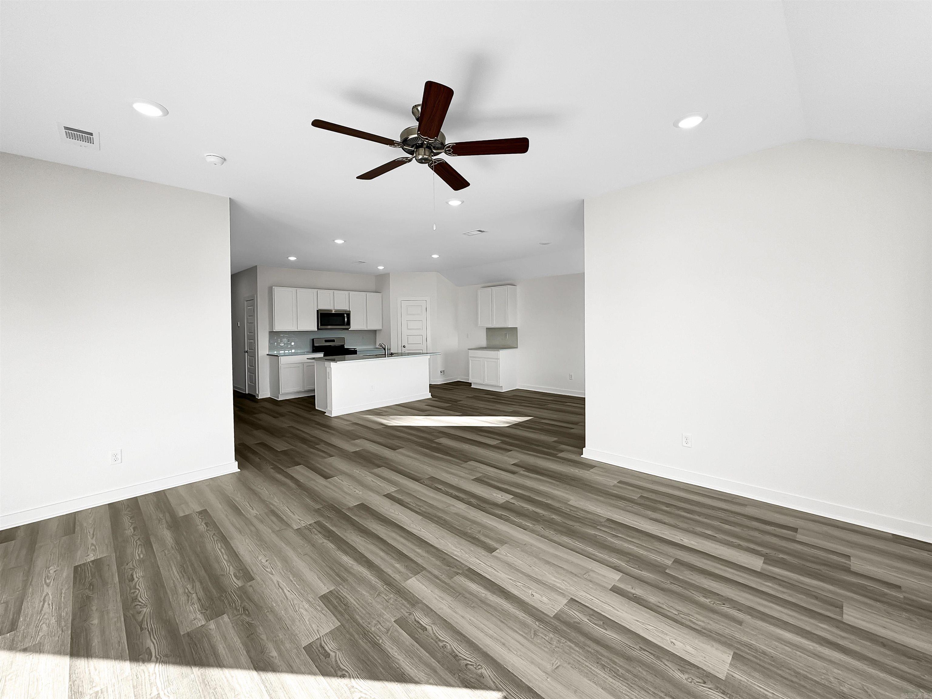 6337 Warwick Drive Property Photo 6
