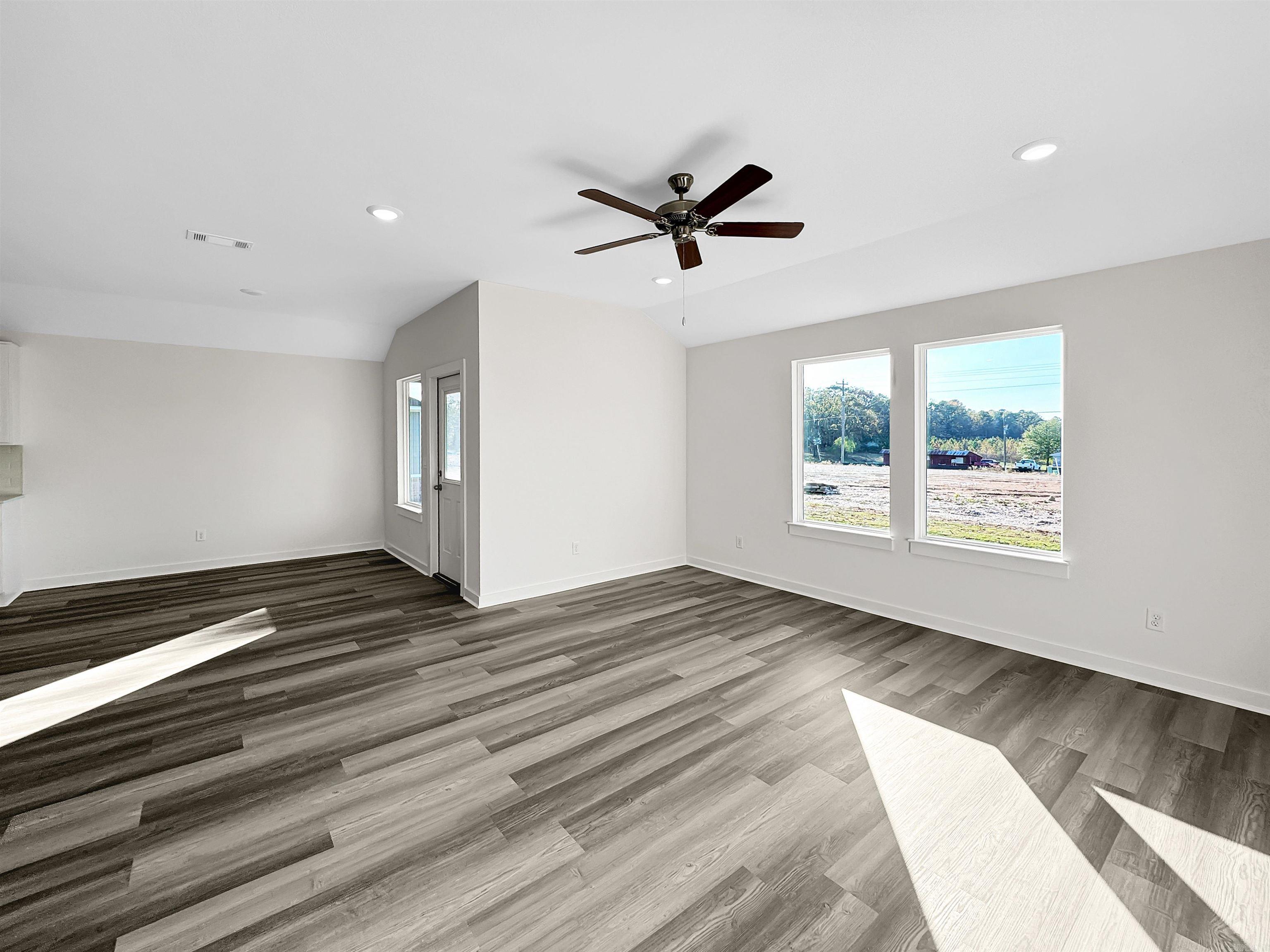 6337 Warwick Drive Property Photo 7