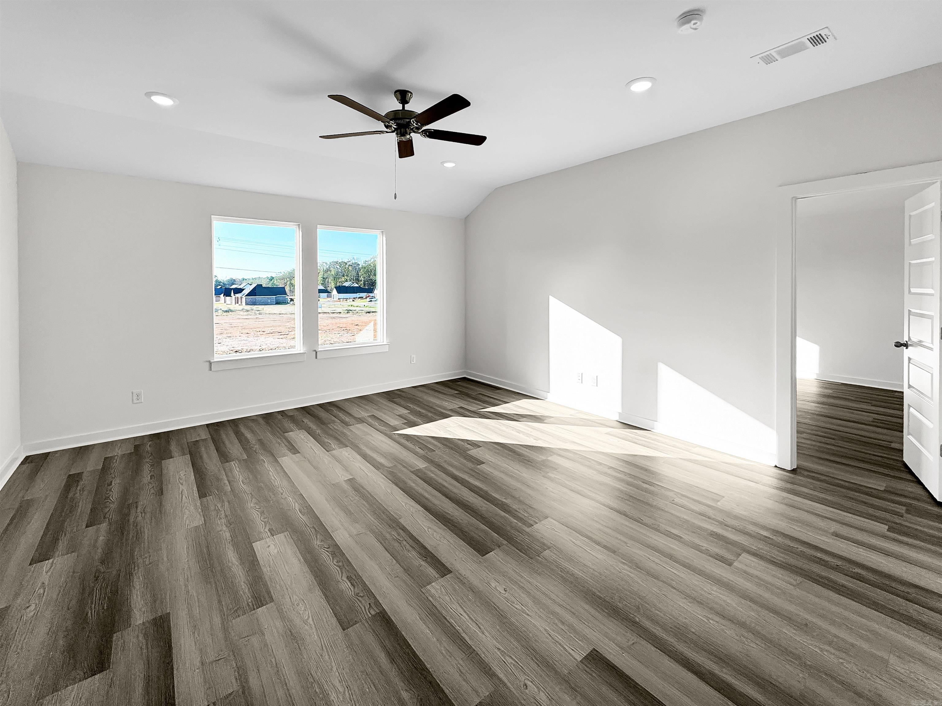 6337 Warwick Drive Property Photo 8