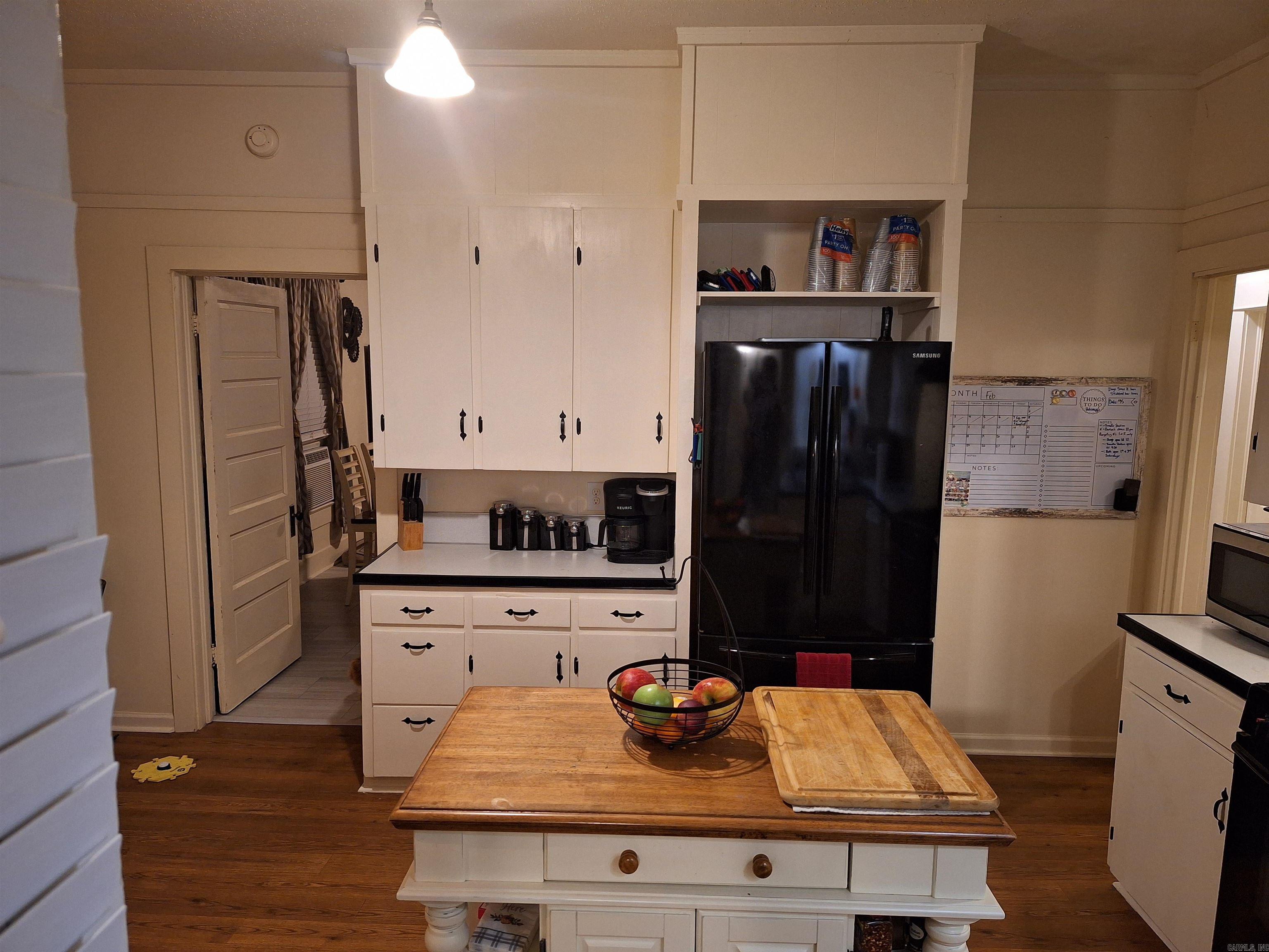 162 E College Avenue Property Photo 8