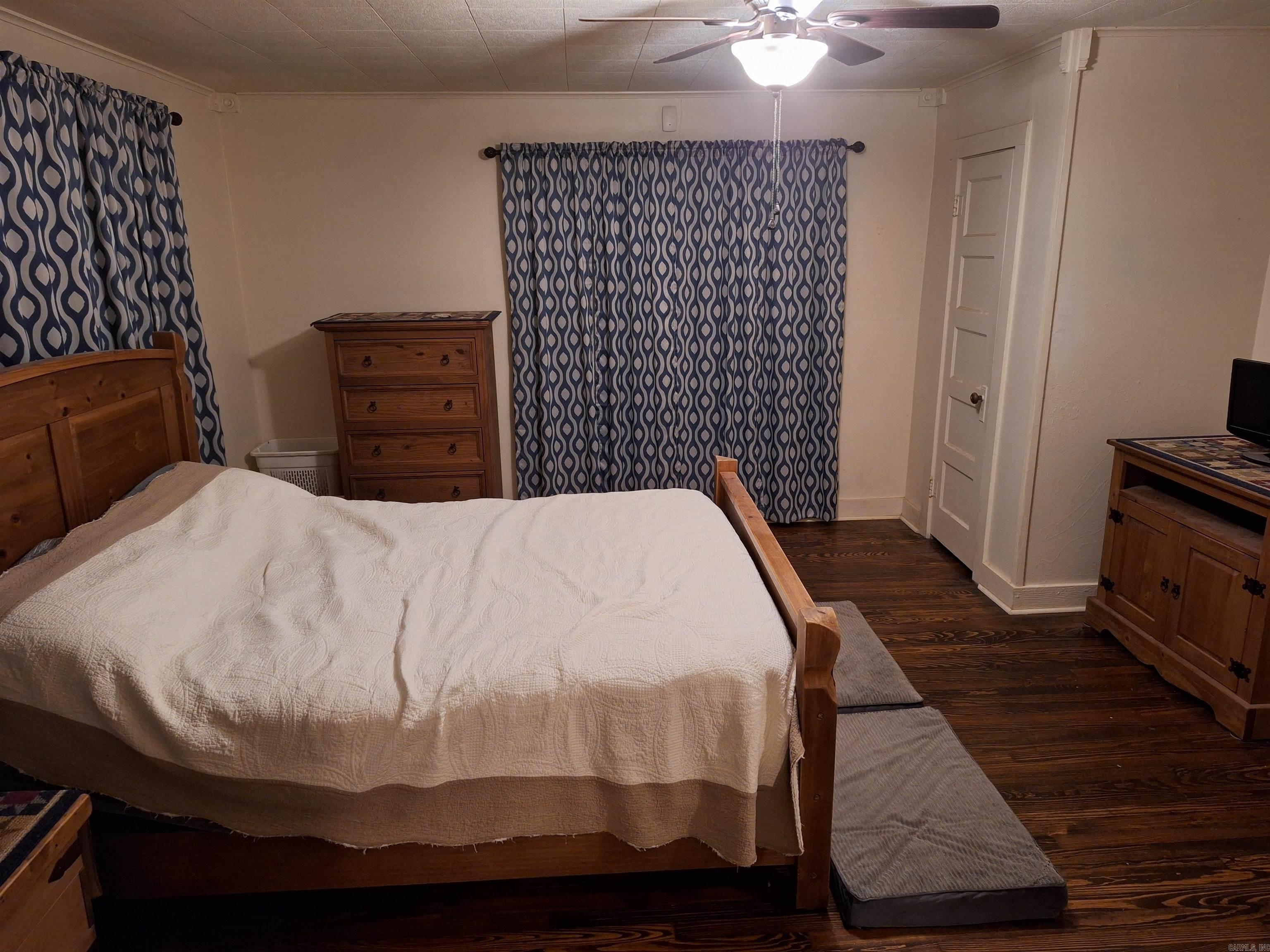 162 E College Avenue Property Photo 10
