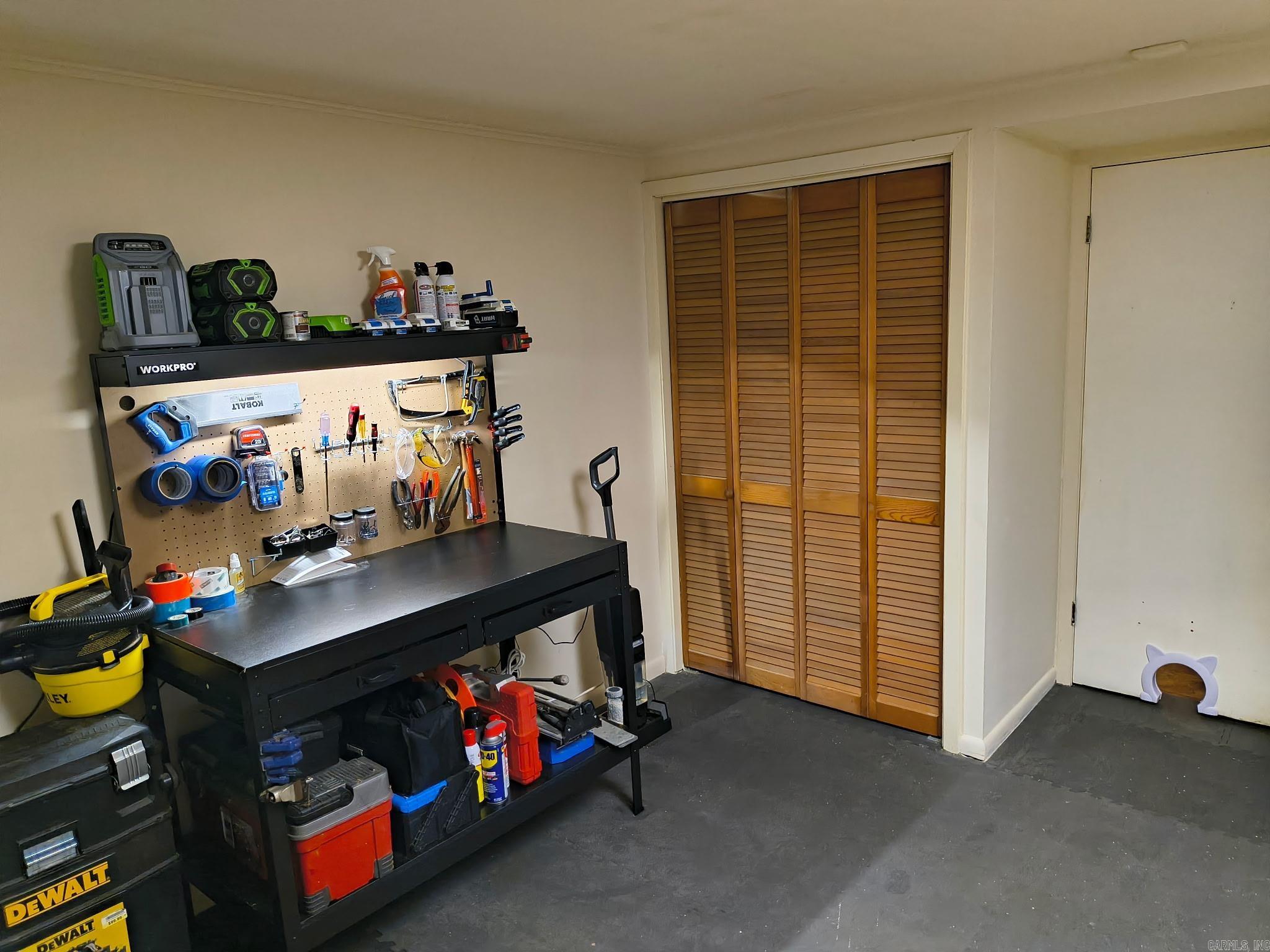 162 E College Avenue Property Photo 13