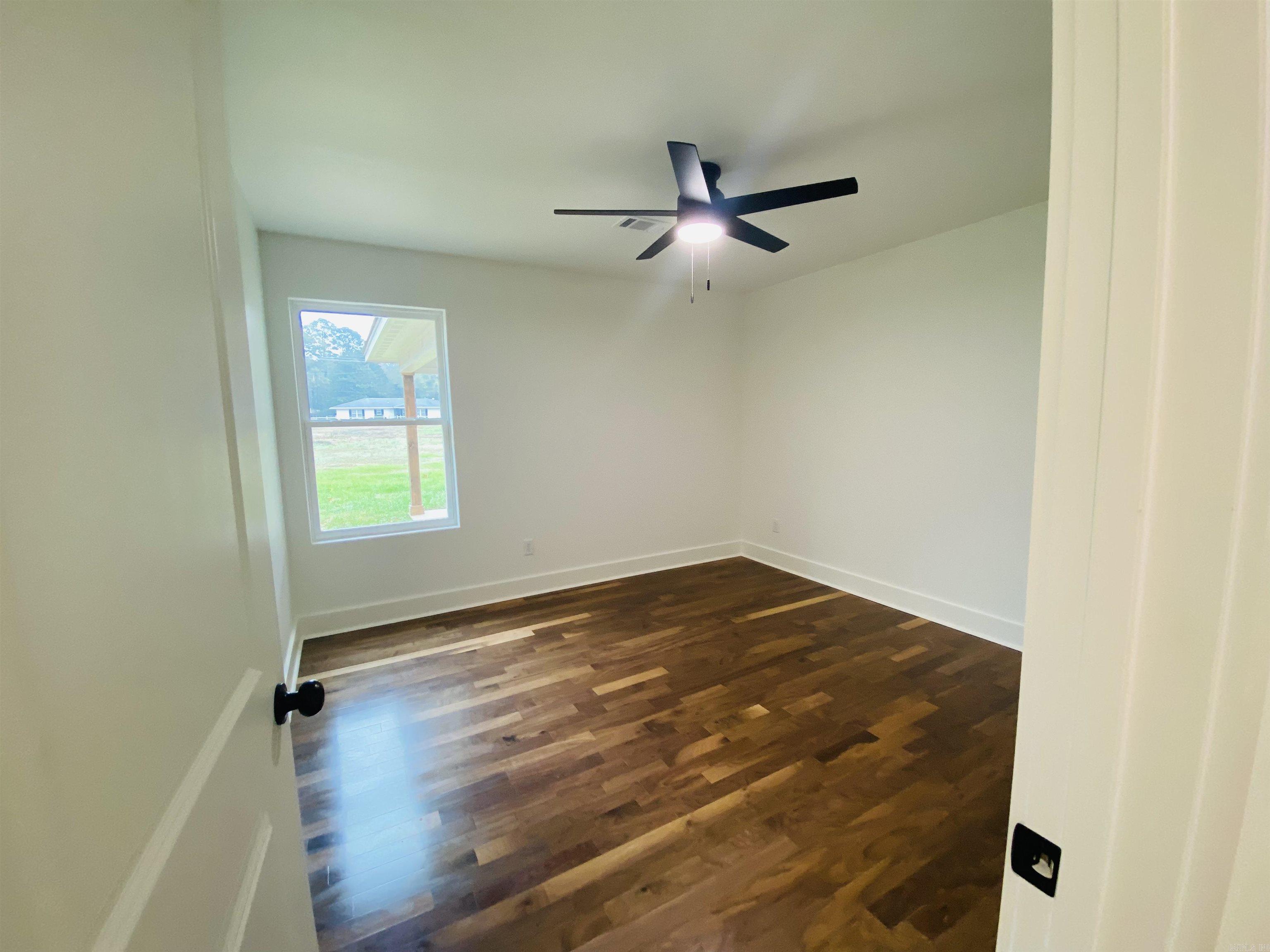 111 Pecan Property Photo 8