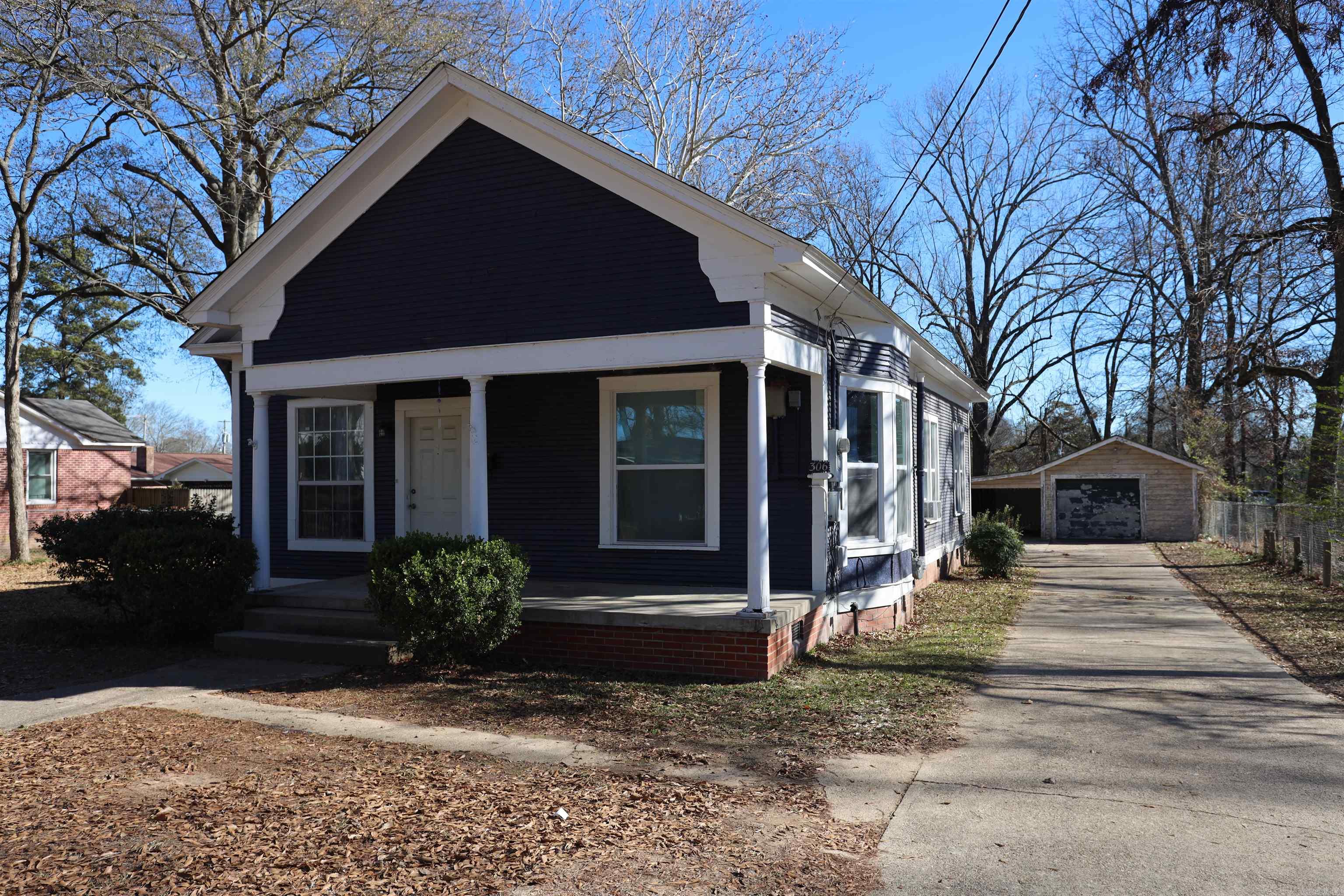 306 Arkansas Property Photo 3
