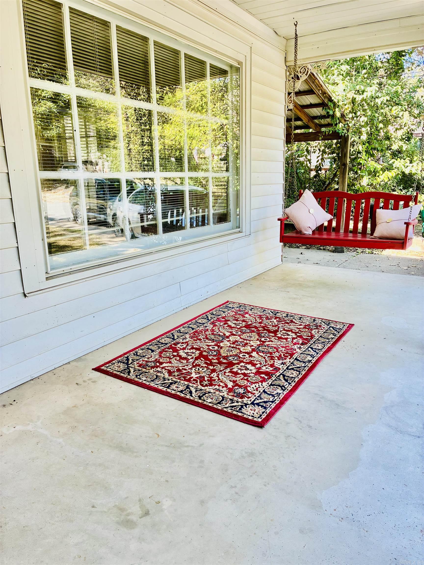 404 N Jackson Street Property Photo 2