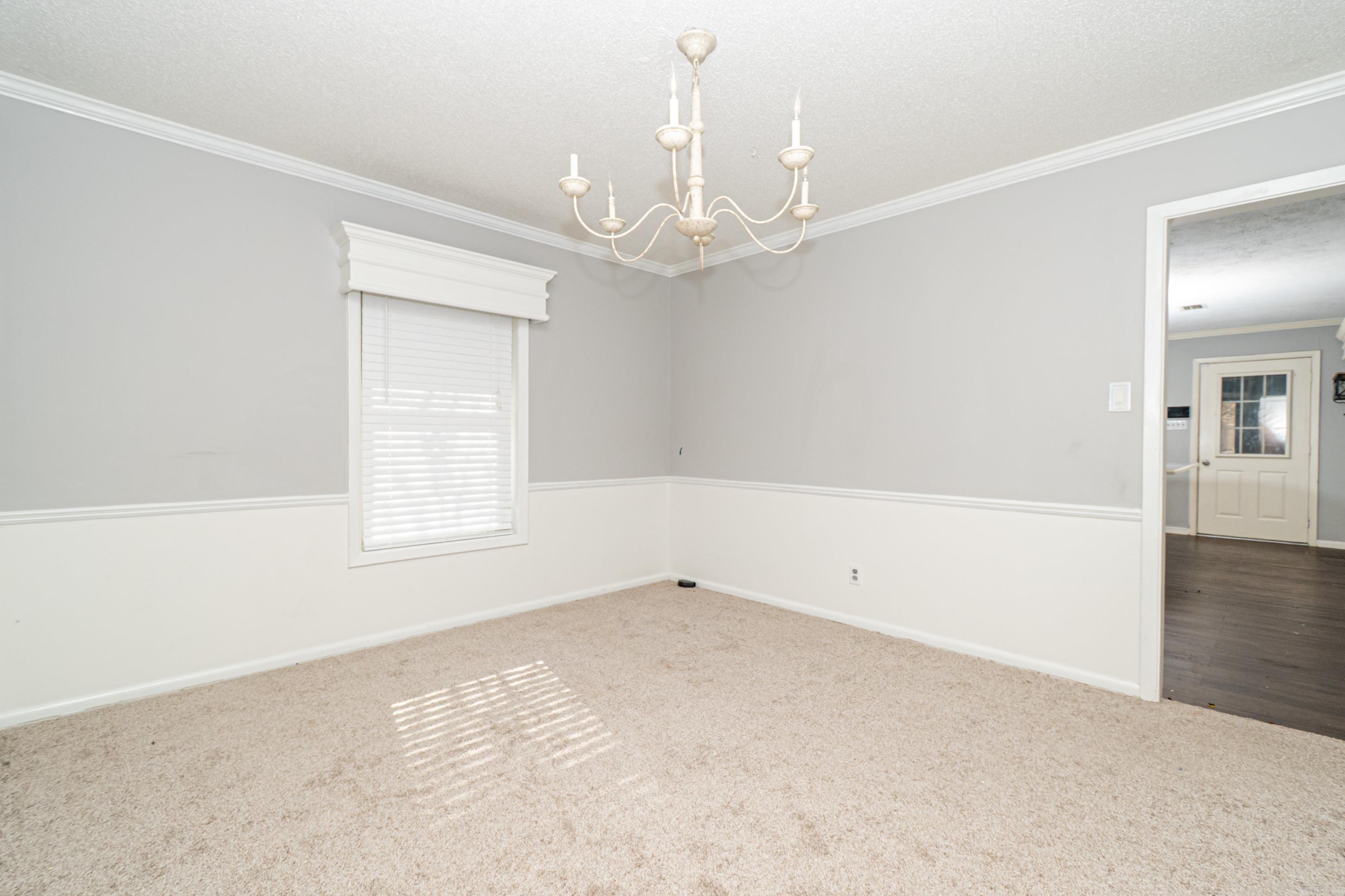 1212 N Main St Property Photo 9