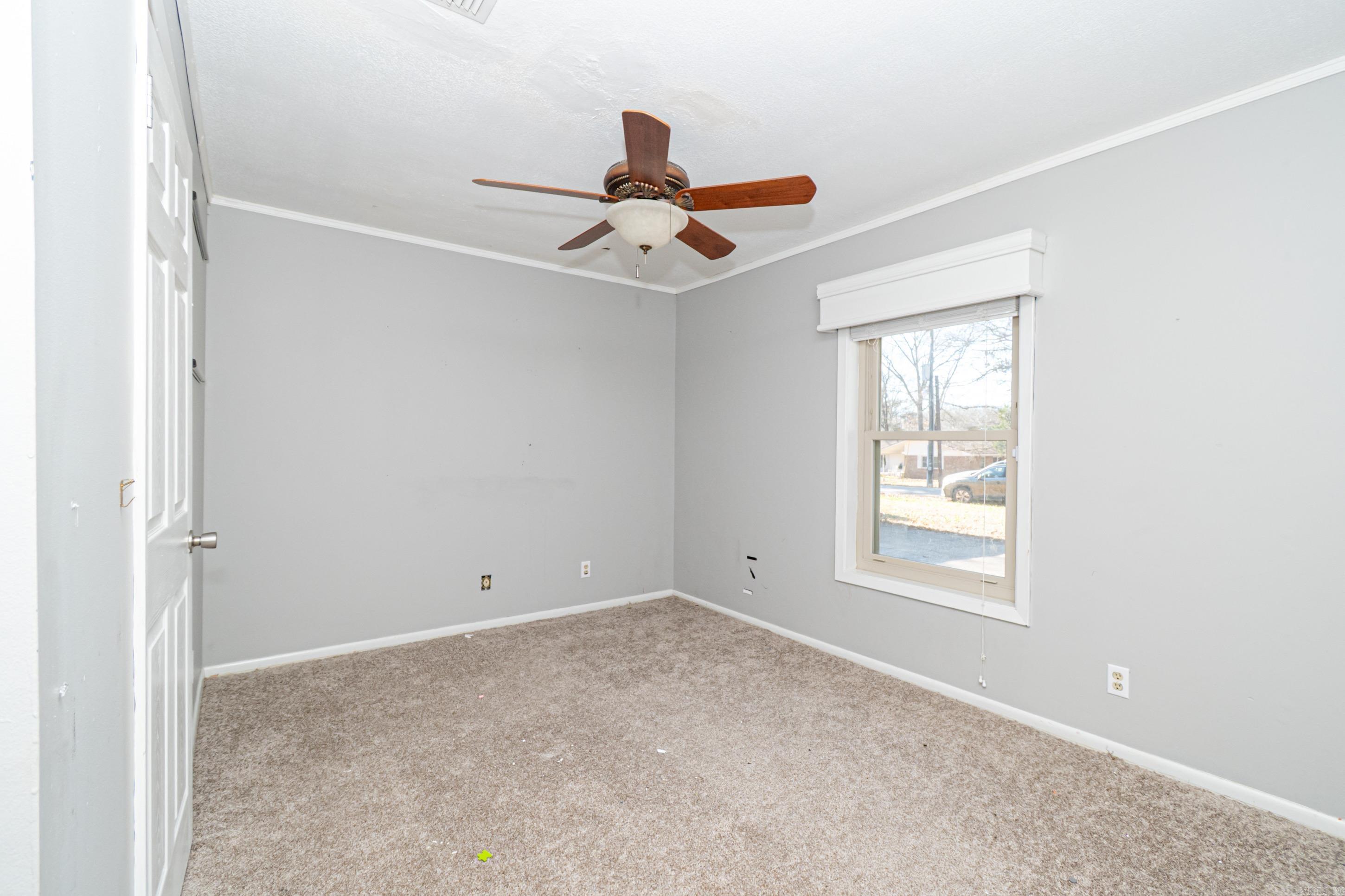 1212 N Main St Property Photo 10