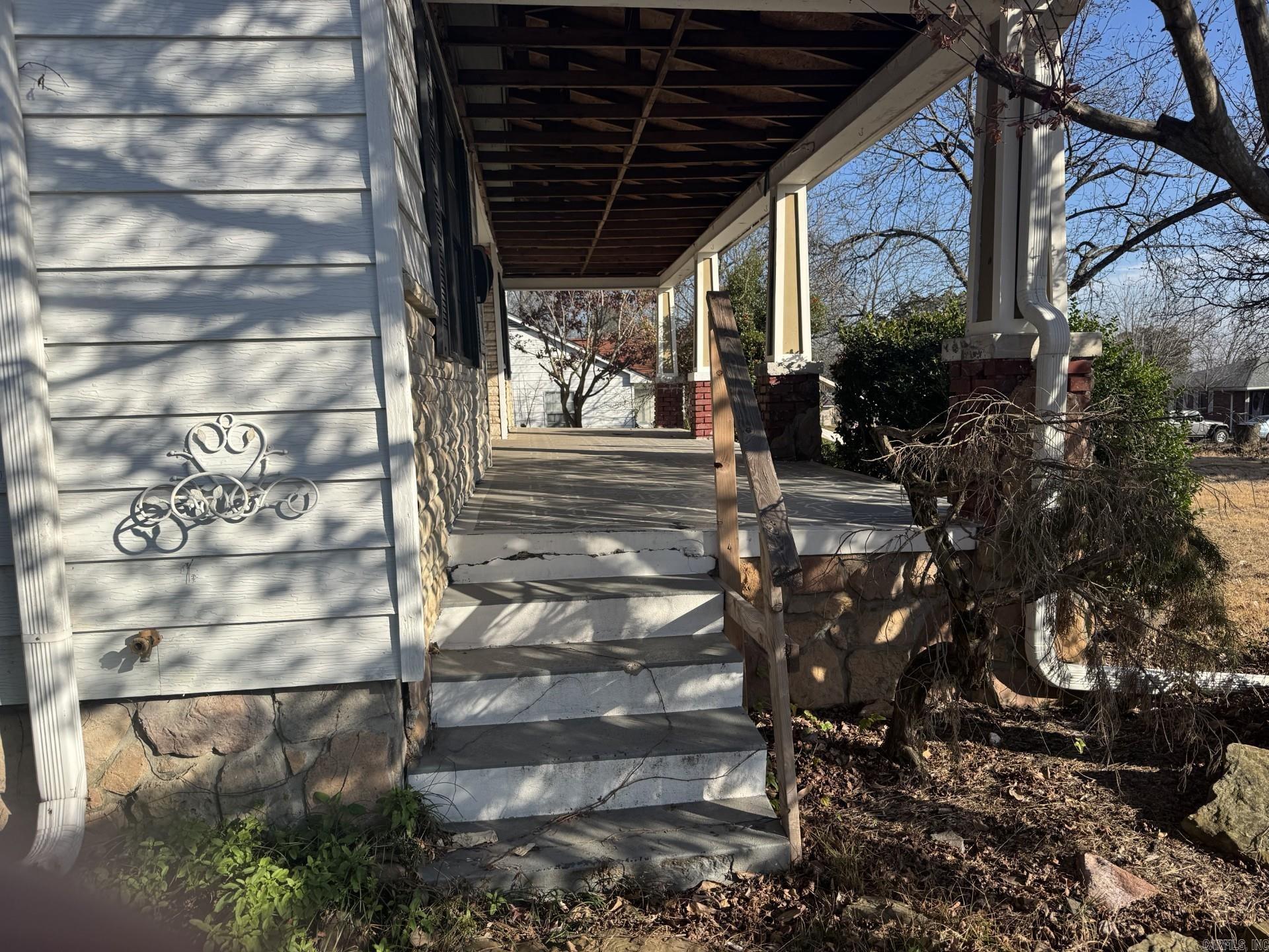 203 W Scenic Property Photo 5