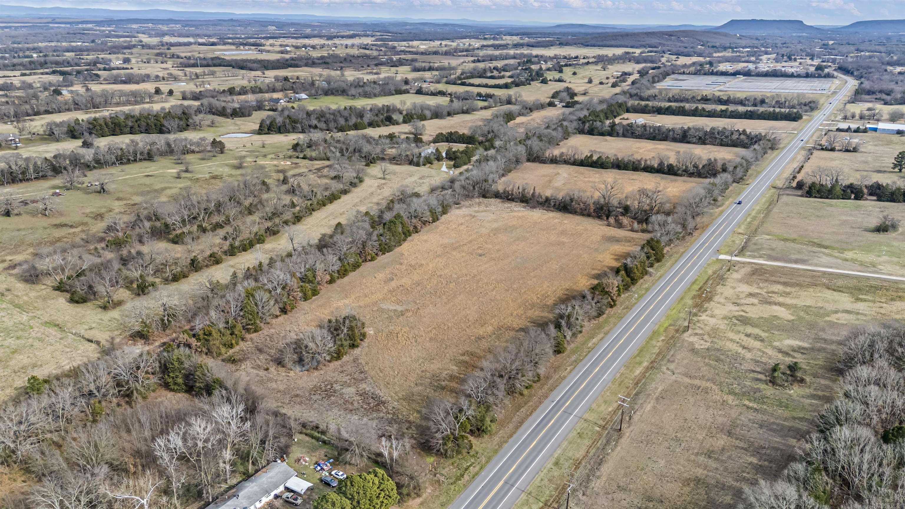 1807 E Hwy 22 Property Photo 3