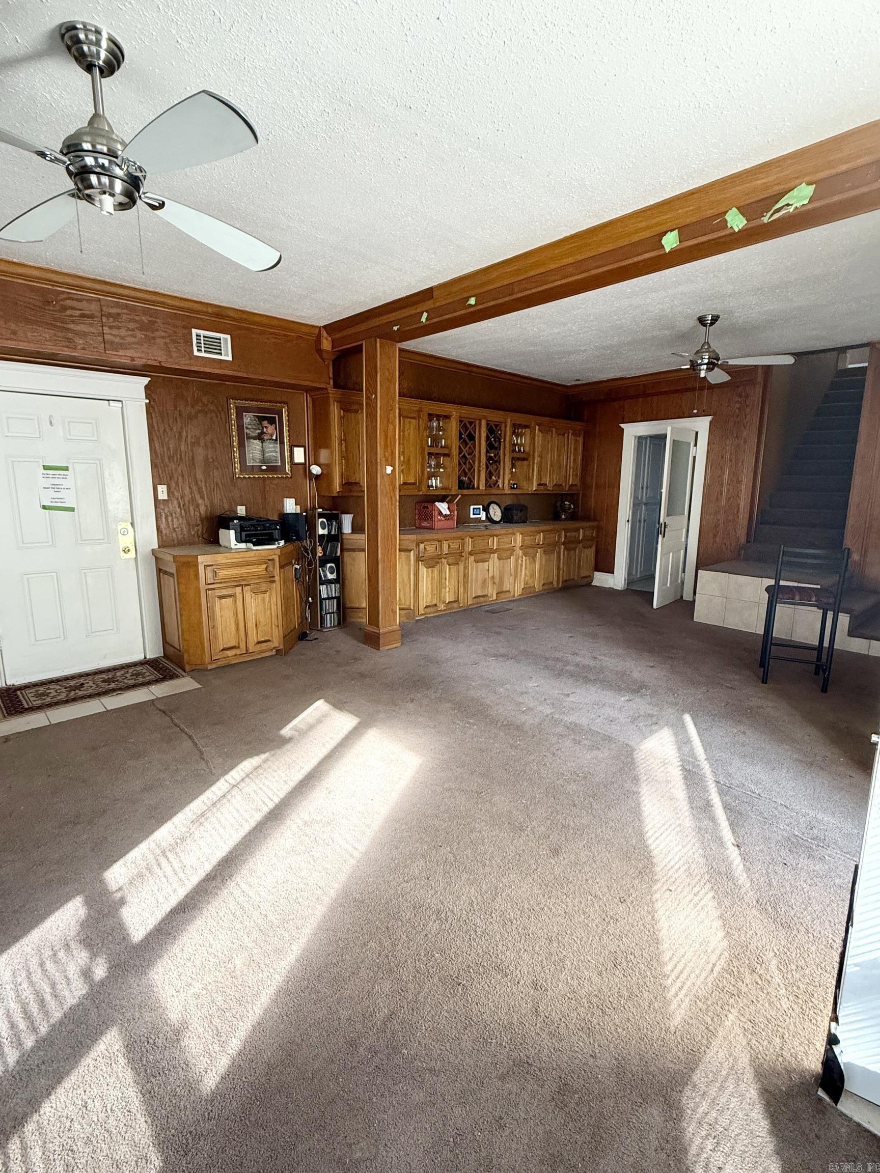 904 S Oak Property Photo 2