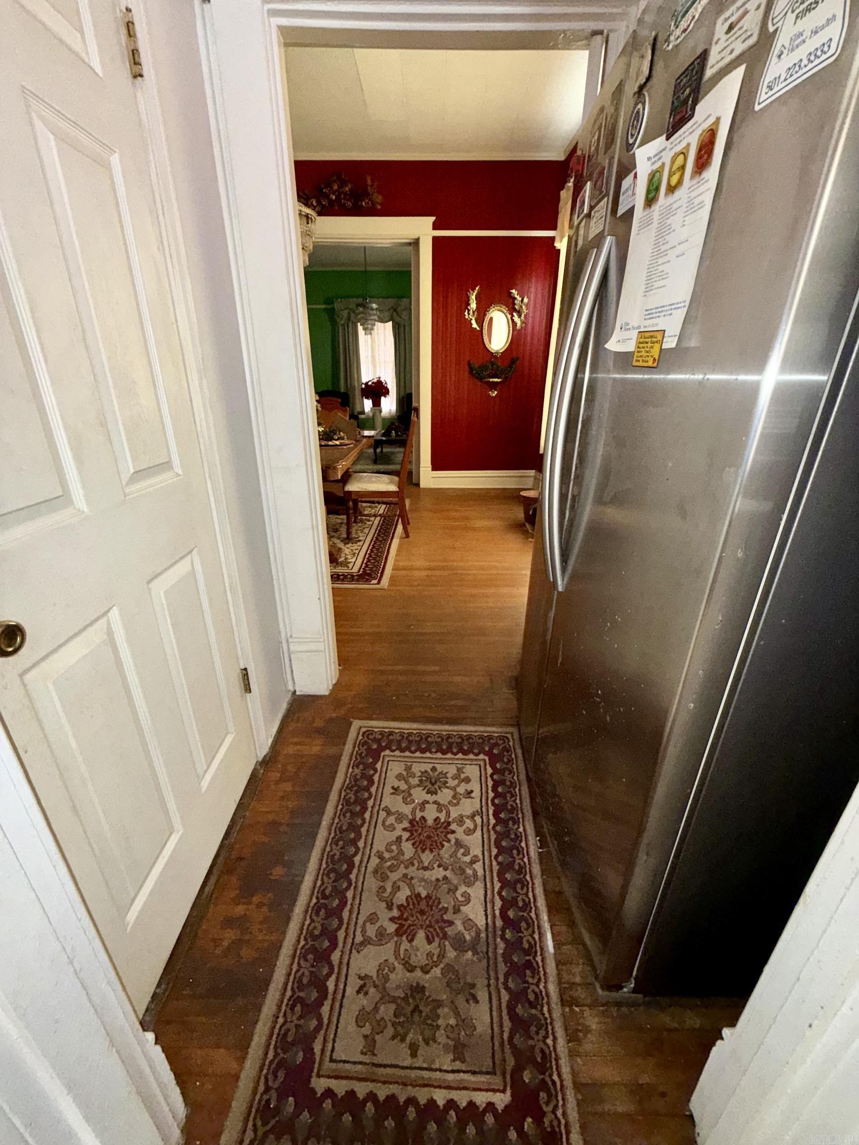 904 S Oak Property Photo 7